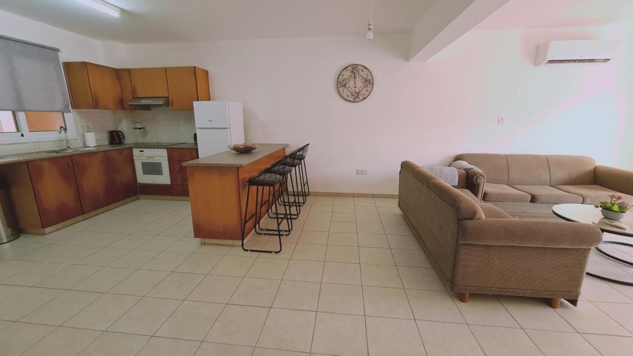 Nissi 86 * Ayia Napa