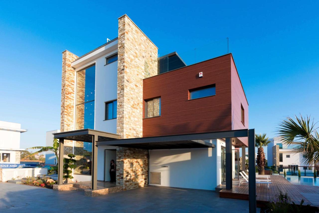 Villa Vivo Mare Beachfront Villas- Blue Diamond *