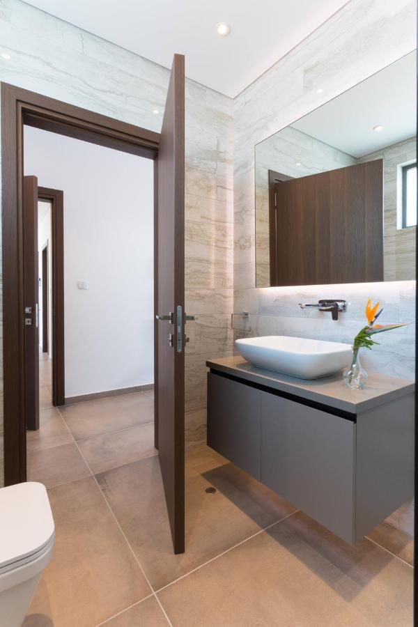 Vivo Mare Beachfront Villas- Blue Diamond * Ayia Napa