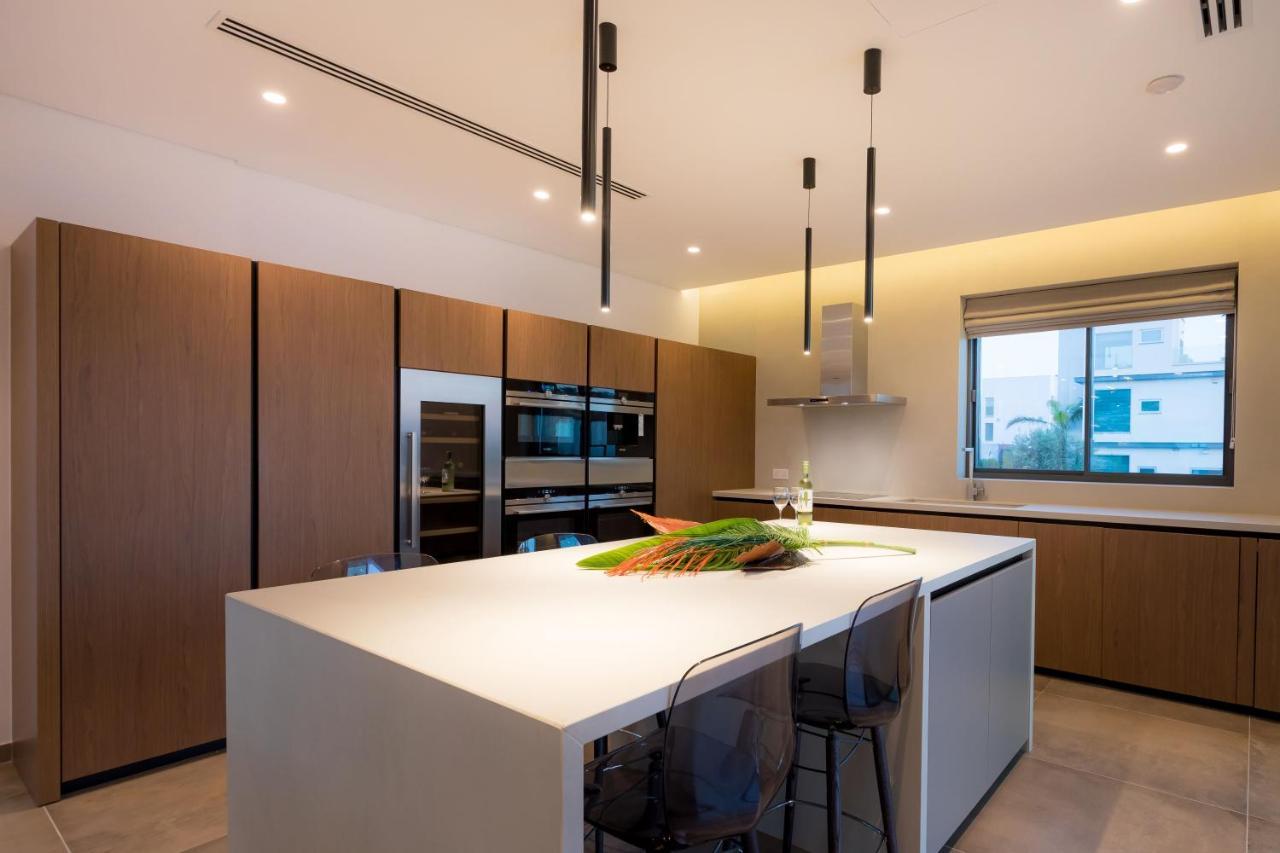 Vivo Mare Beachfront Villas- Blue Diamond Villa *