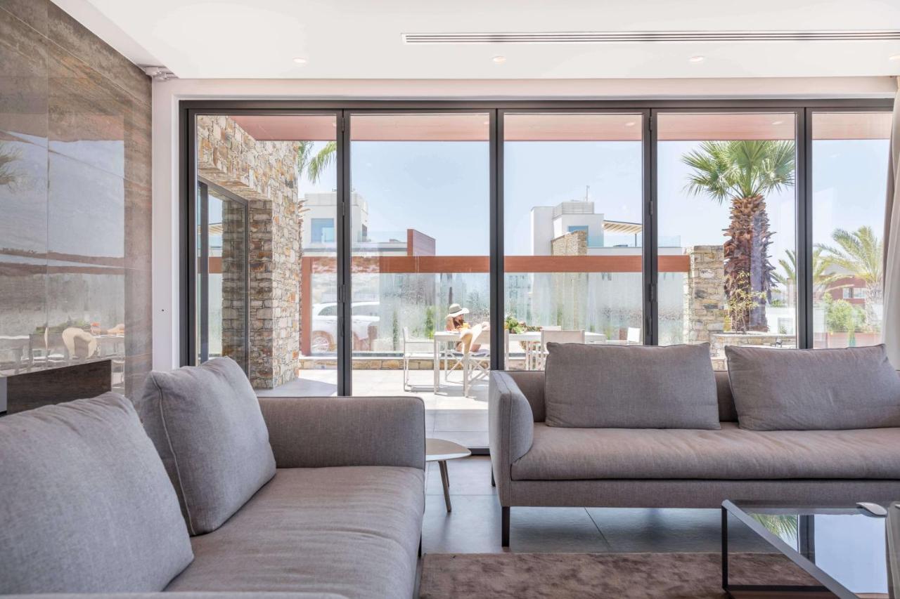 Vivo Mare Beachfront Villas- Blue Diamond