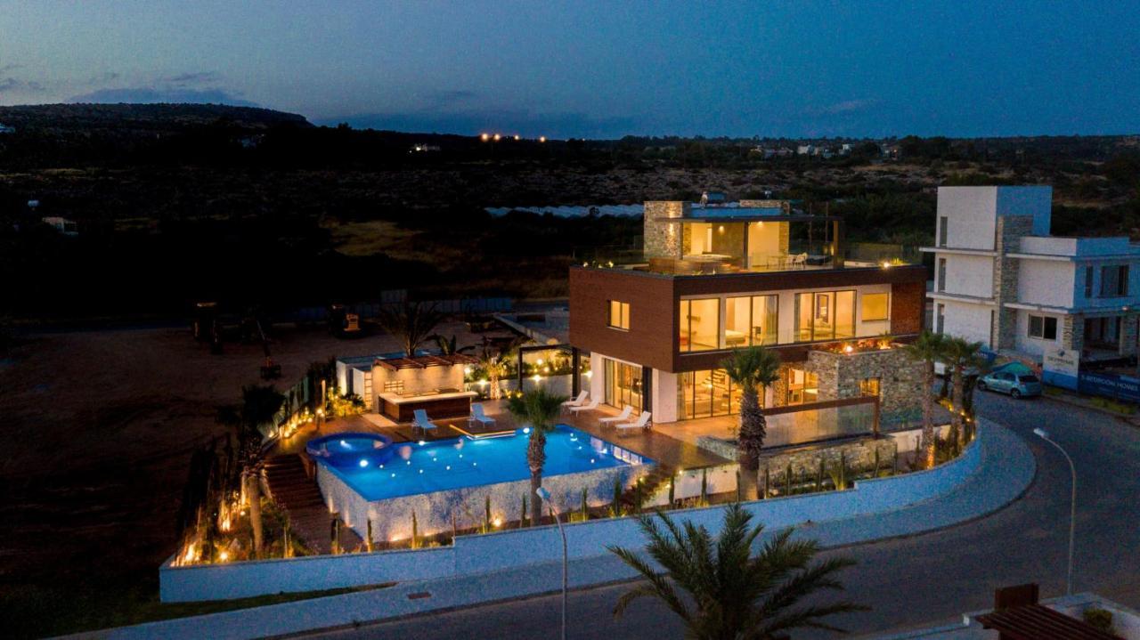 Vivo Mare Beachfront Villas- Blue Diamond
