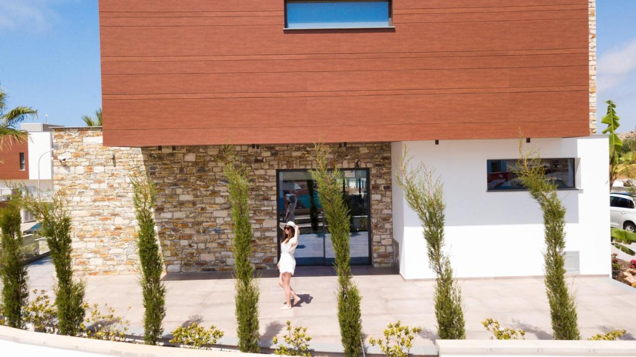 Villa Vivo Mare Beachfront Villas- Blue Diamond