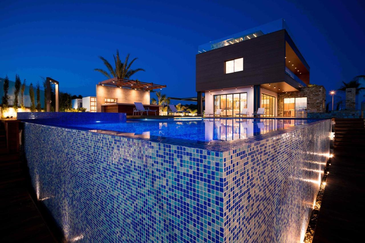Villa Vivo Mare Beachfront Villas- Blue Diamond *