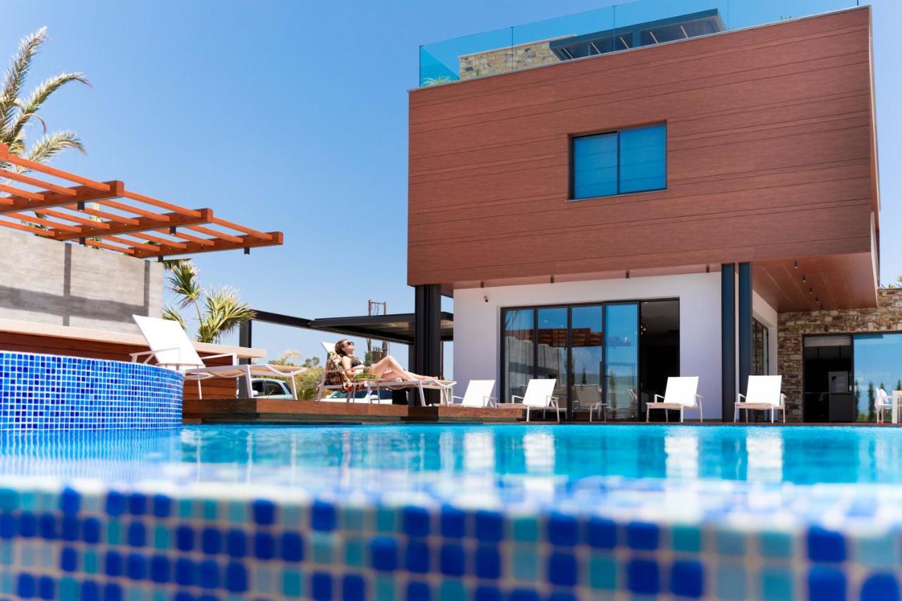 Vivo Mare Beachfront Villas- Blue Diamond Villa