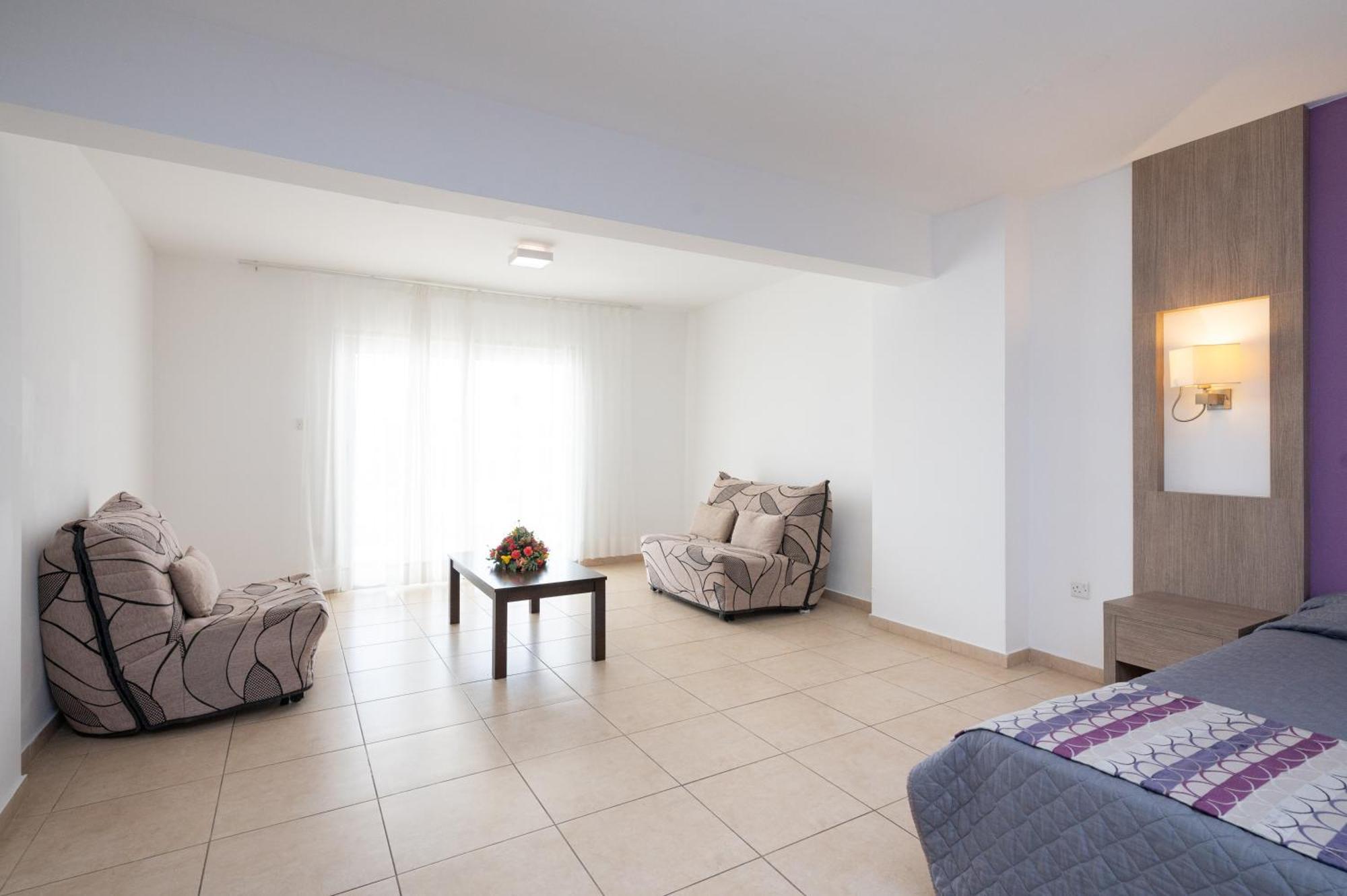 New Famagusta & Hotel 3*