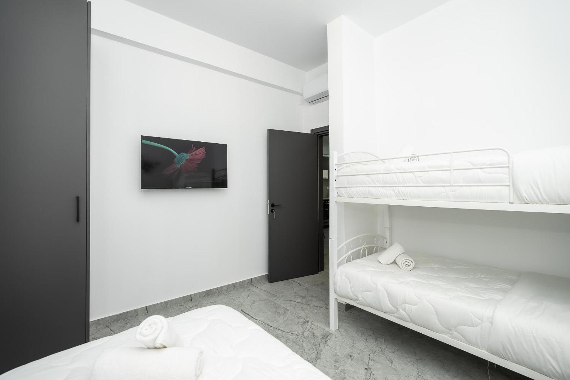 Spiros Luxury *