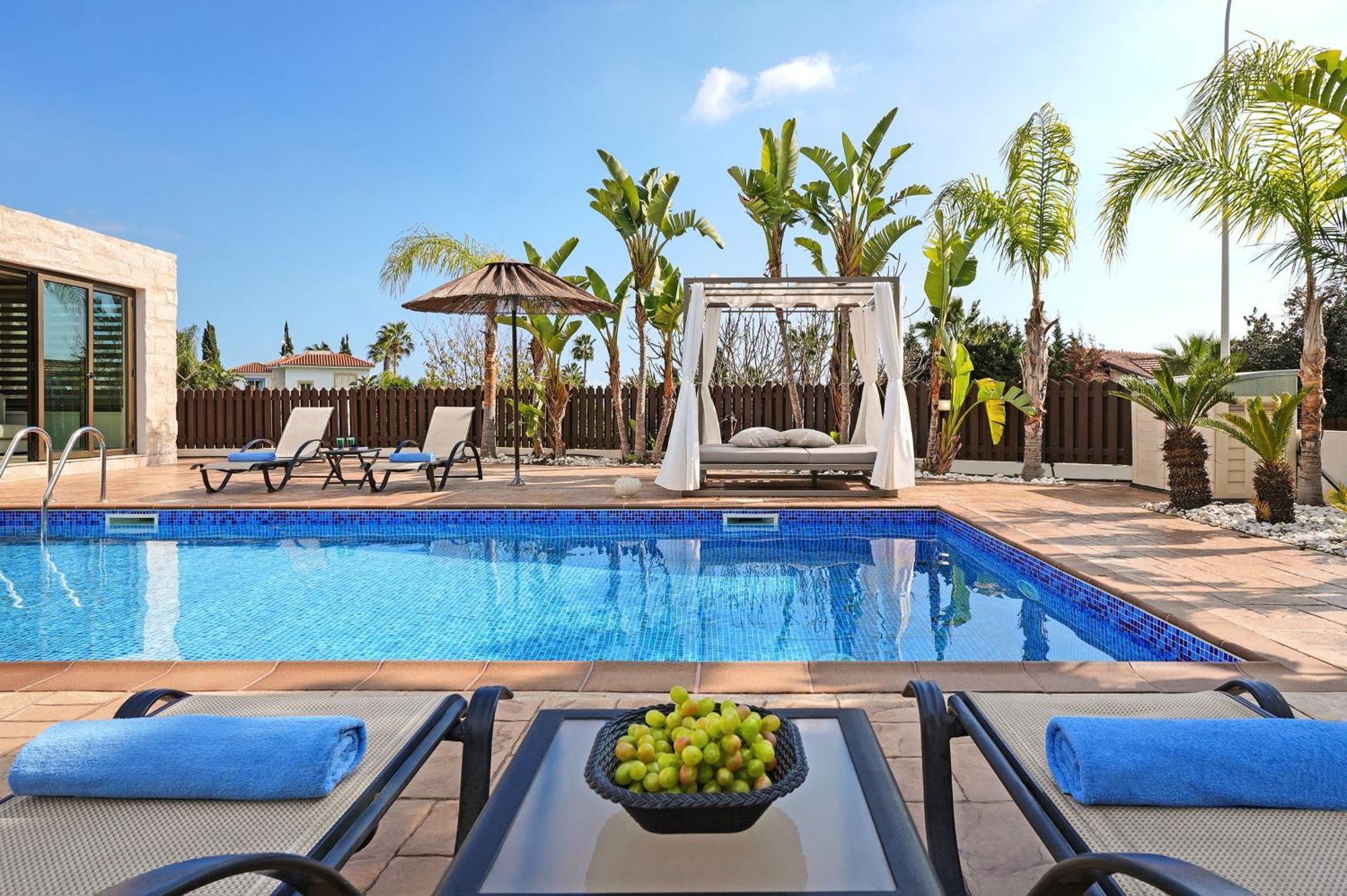 Lara - 3bed Bangalow With Large Pool Holiday home