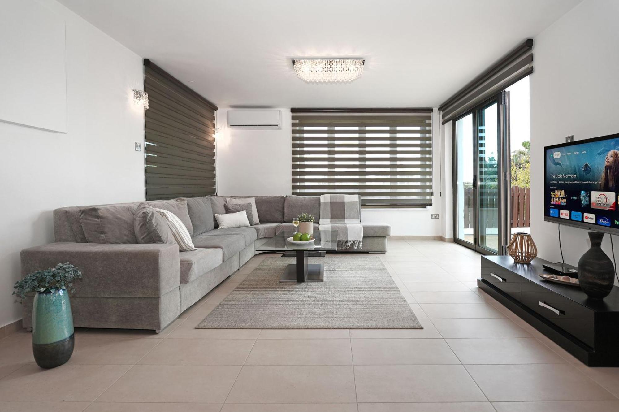 Lara - 3bed Bangalow With Large Pool Holiday home *