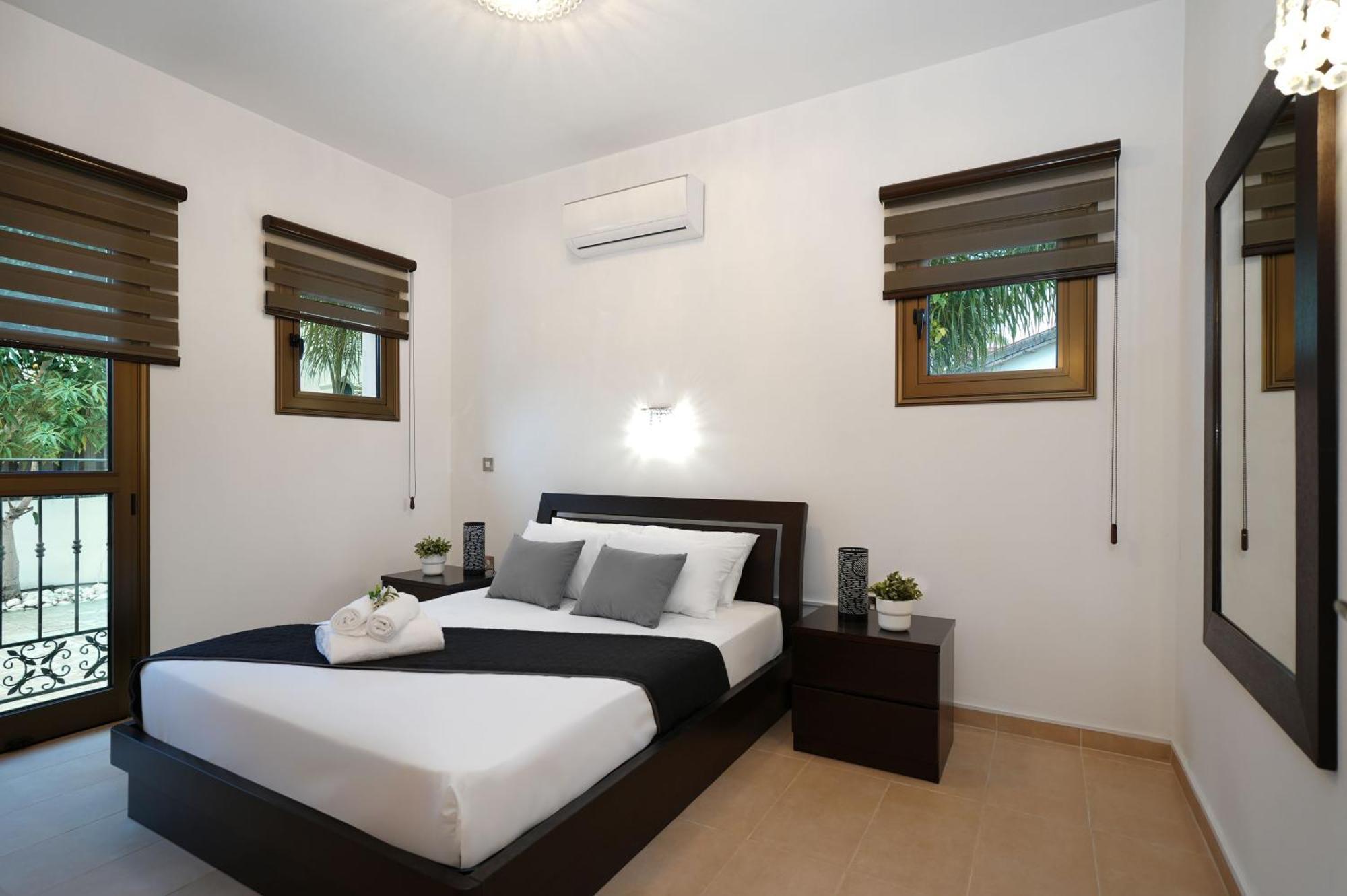 Holiday home Lara - 3bed Bangalow With Large Pool