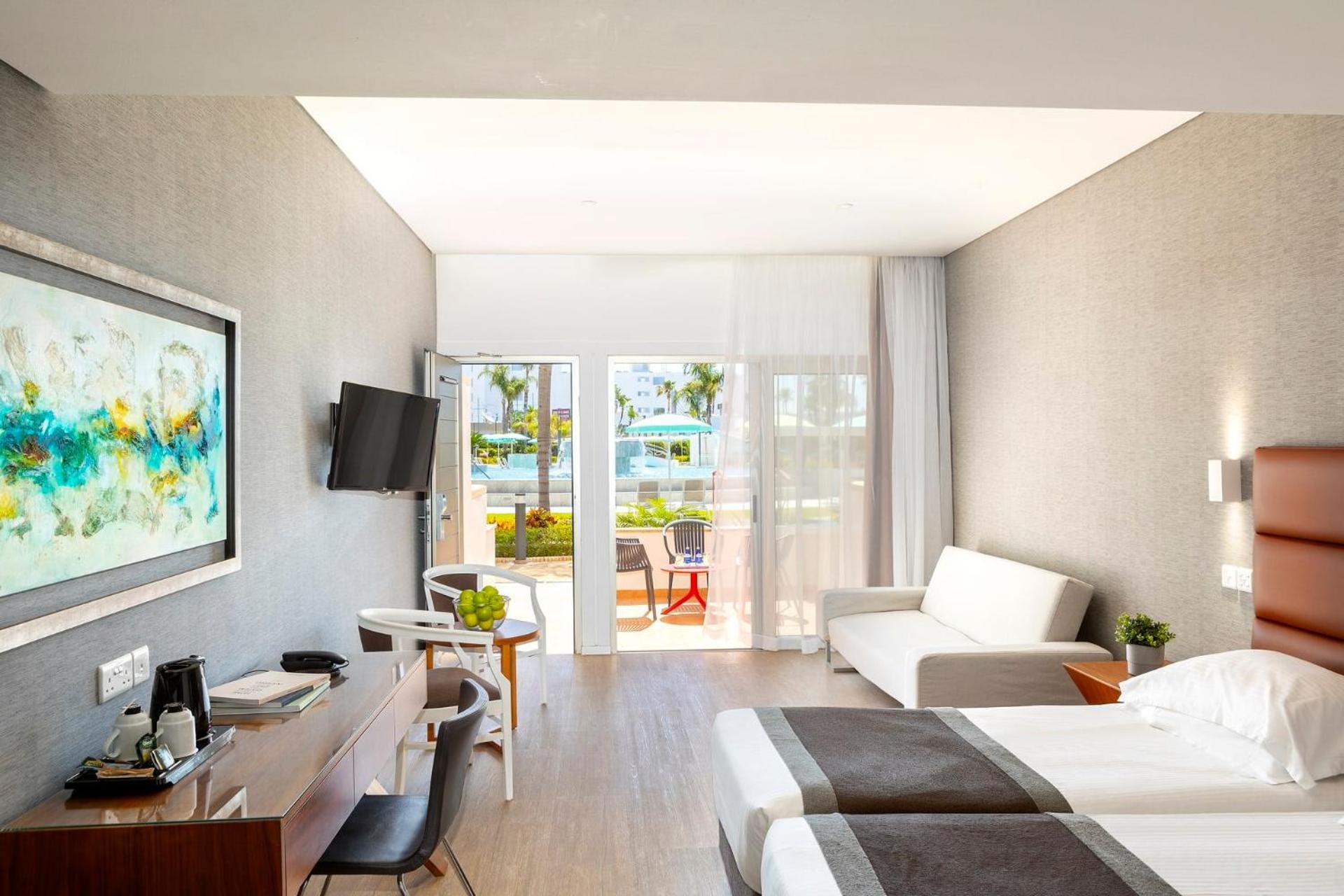 Hotel Faros 4*