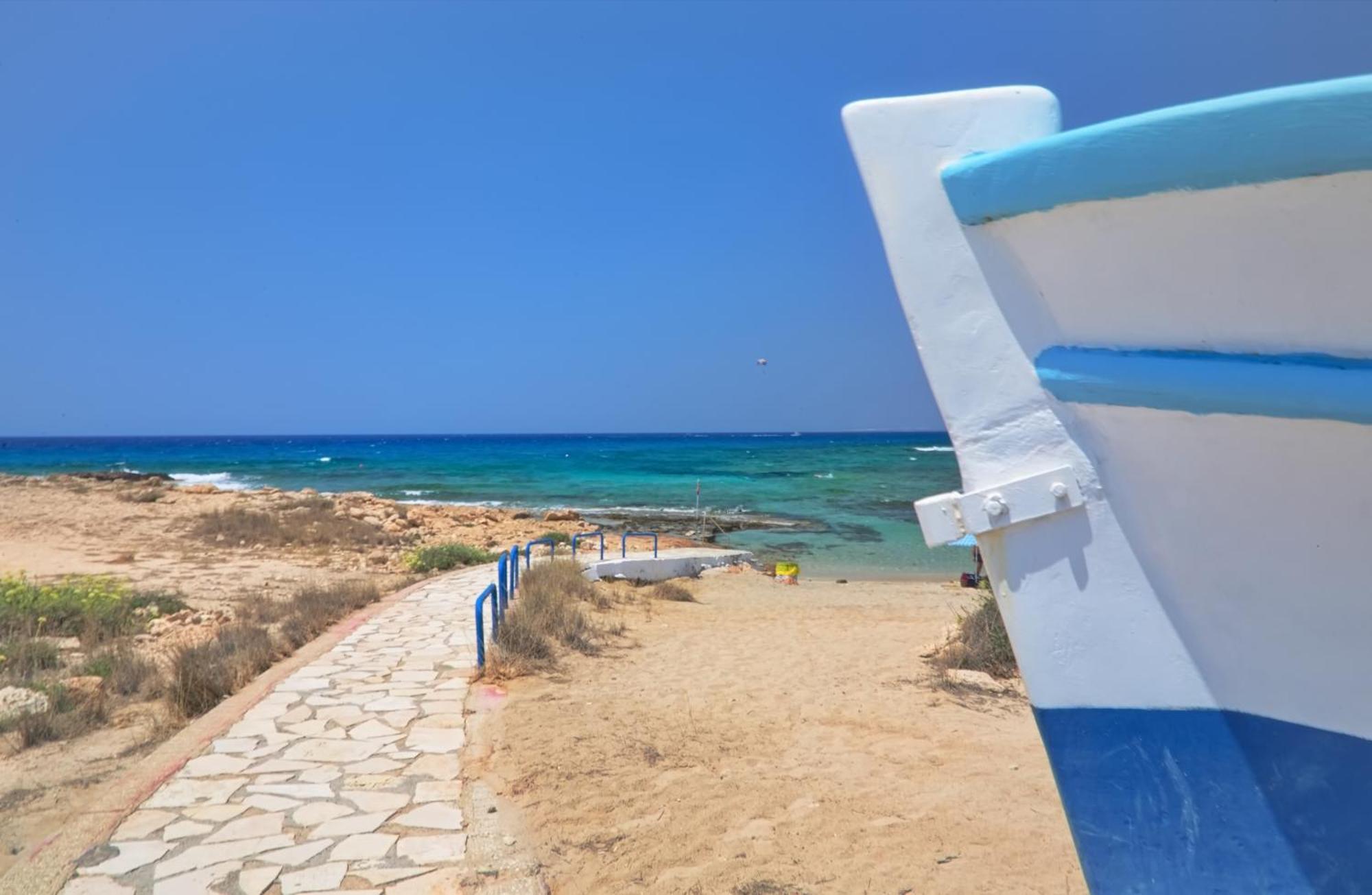 Beachfront Luxury Idania Villa