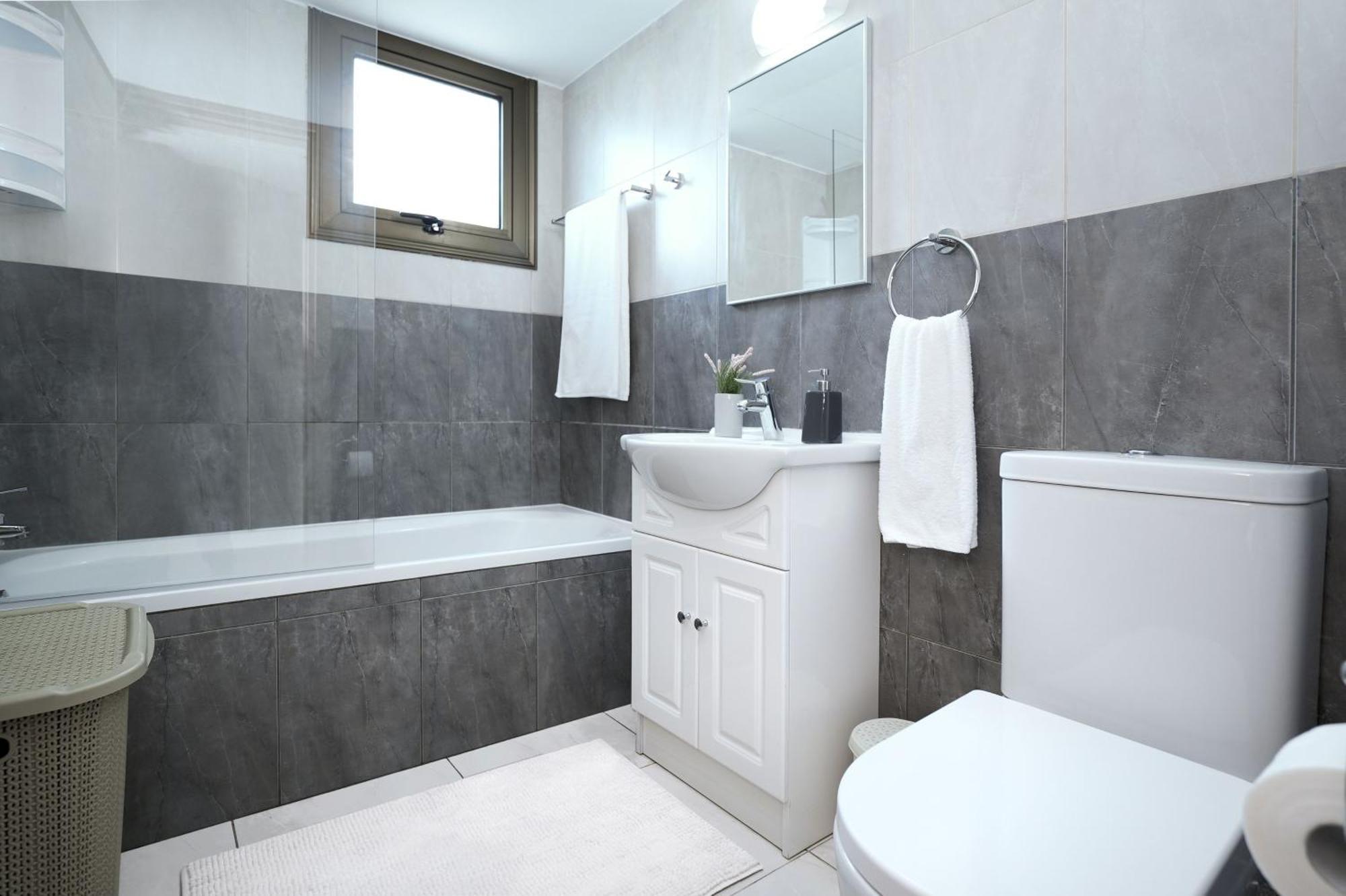 Anthia - 2bed With Large Pool Holiday home *