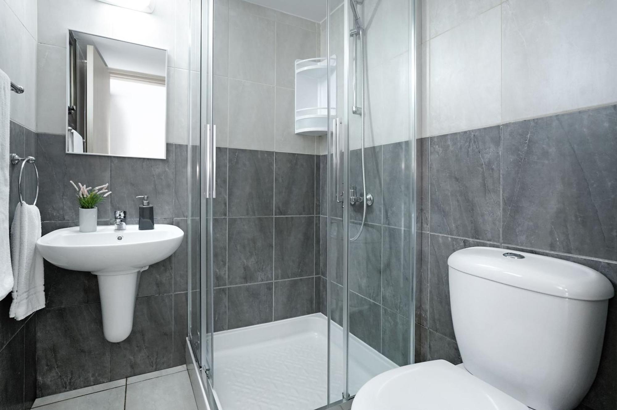 Anthia - 2bed With Large Pool *