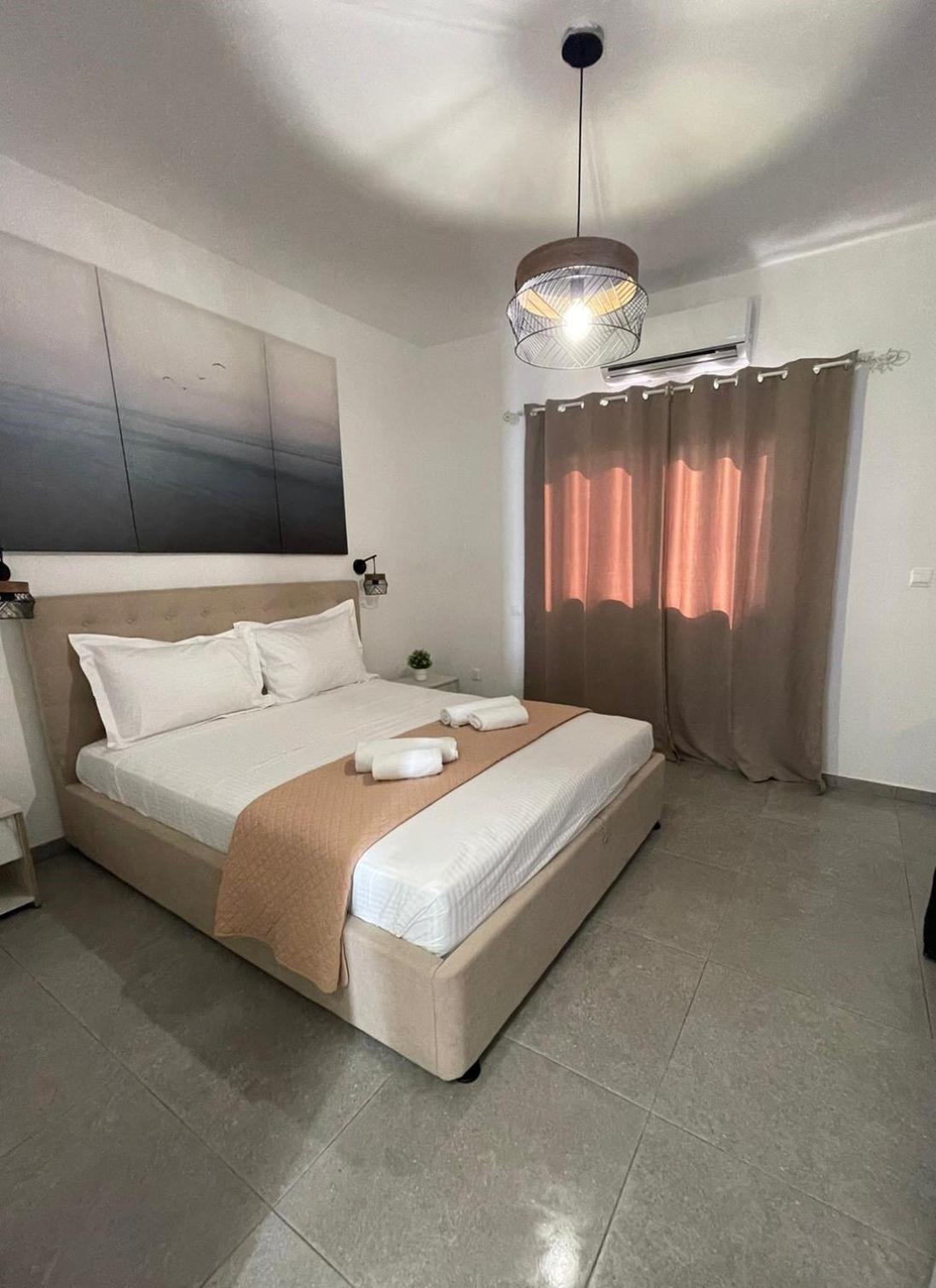 Serenityone - Centrally Located One Bedroom *