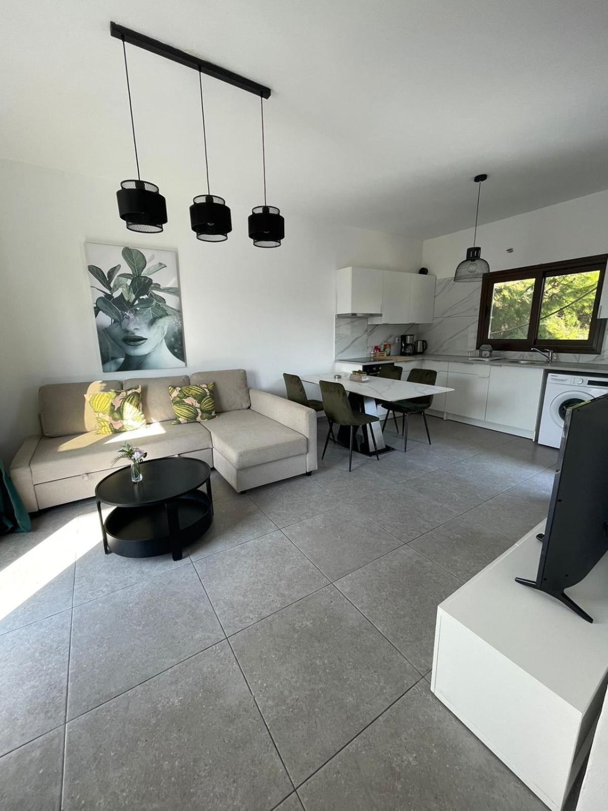 Serenityone - Centrally Located One Bedroom