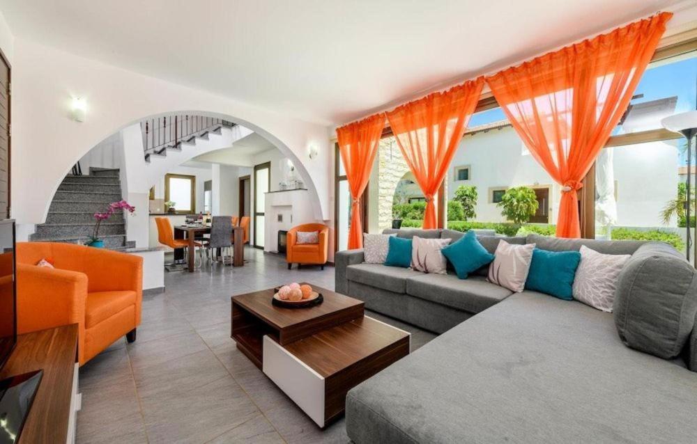 Villa Nissi Beach With Pool Ayia Thekla 