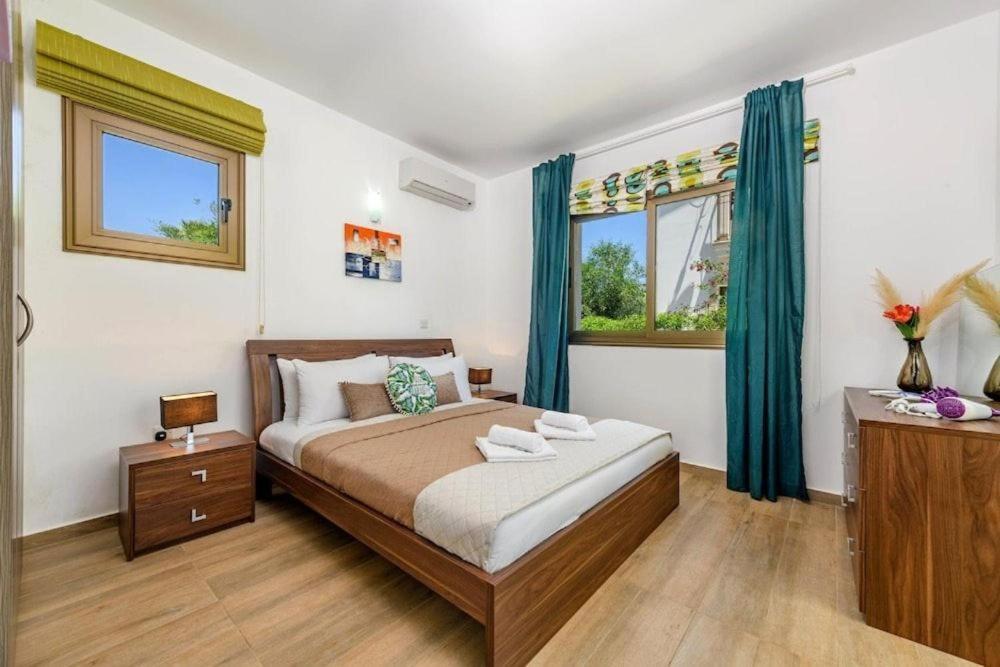 Villa Nissi Beach With Pool Ayia Thekla 