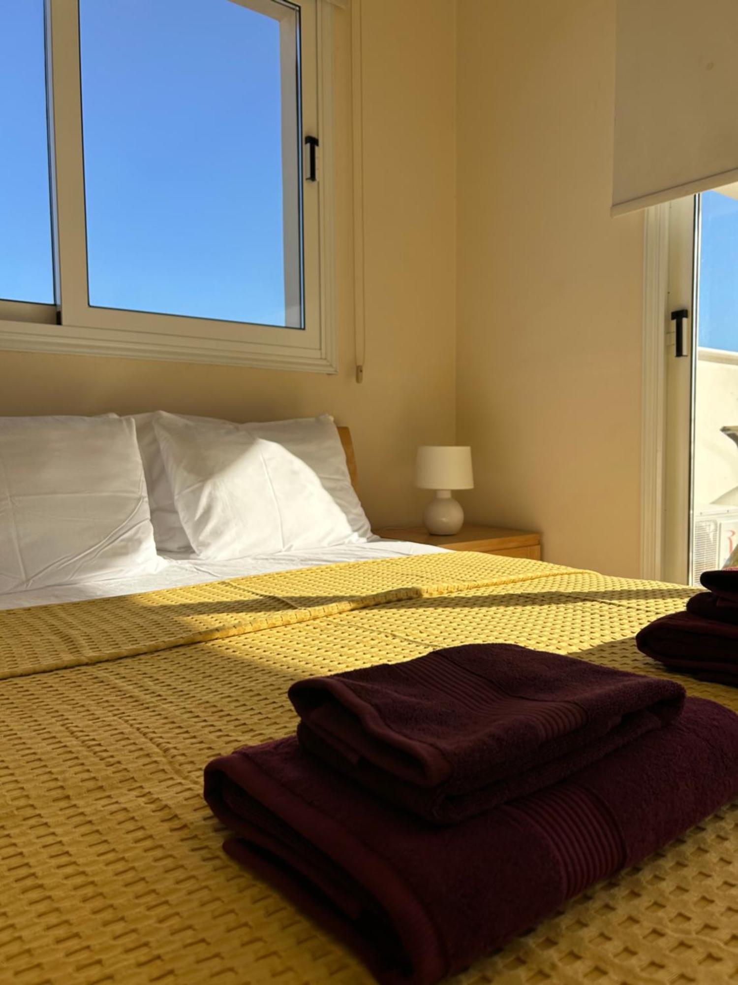 Nissi Elena - Shell Haven Apt