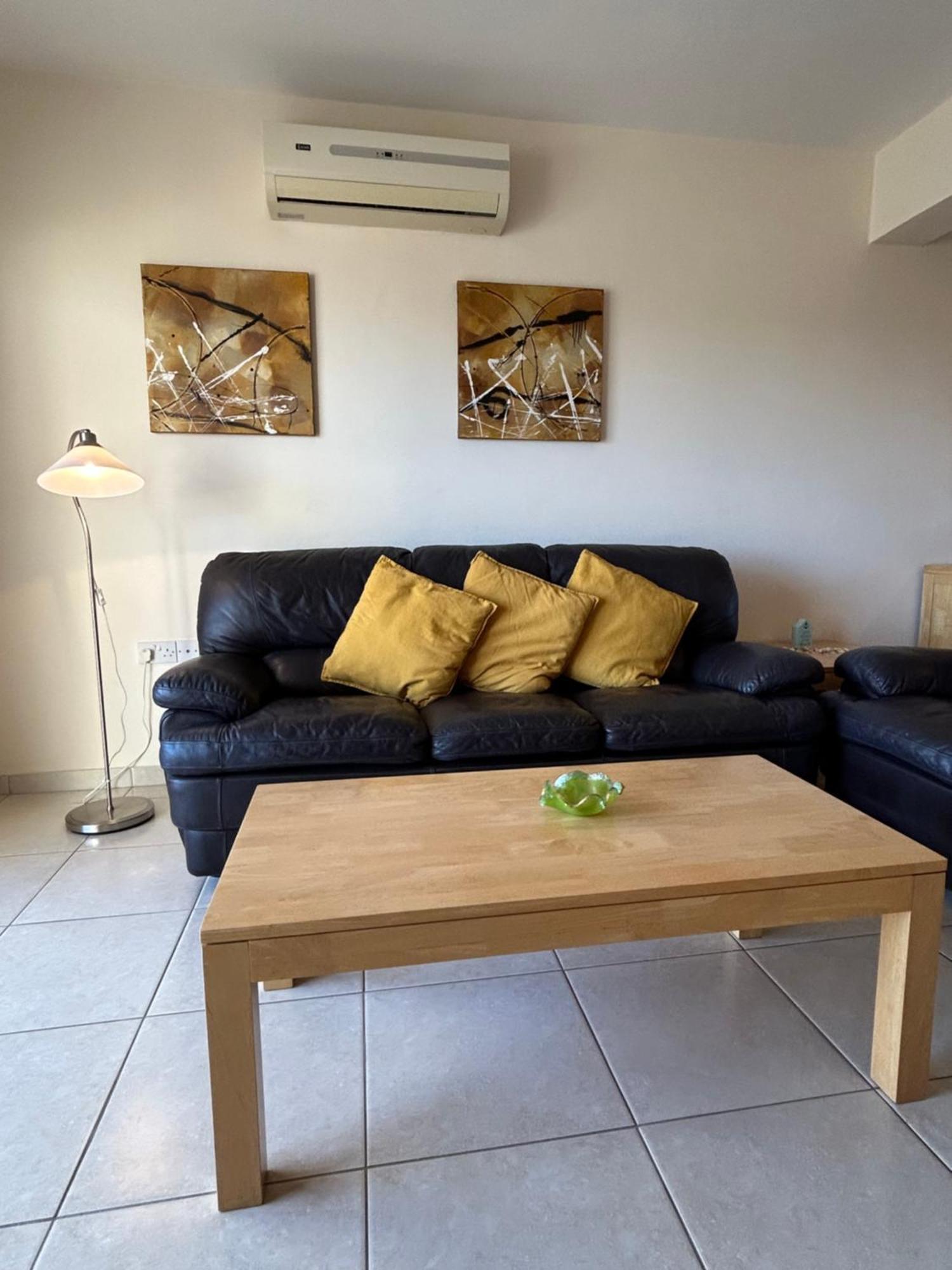Nissi Elena - Shell Haven Apt