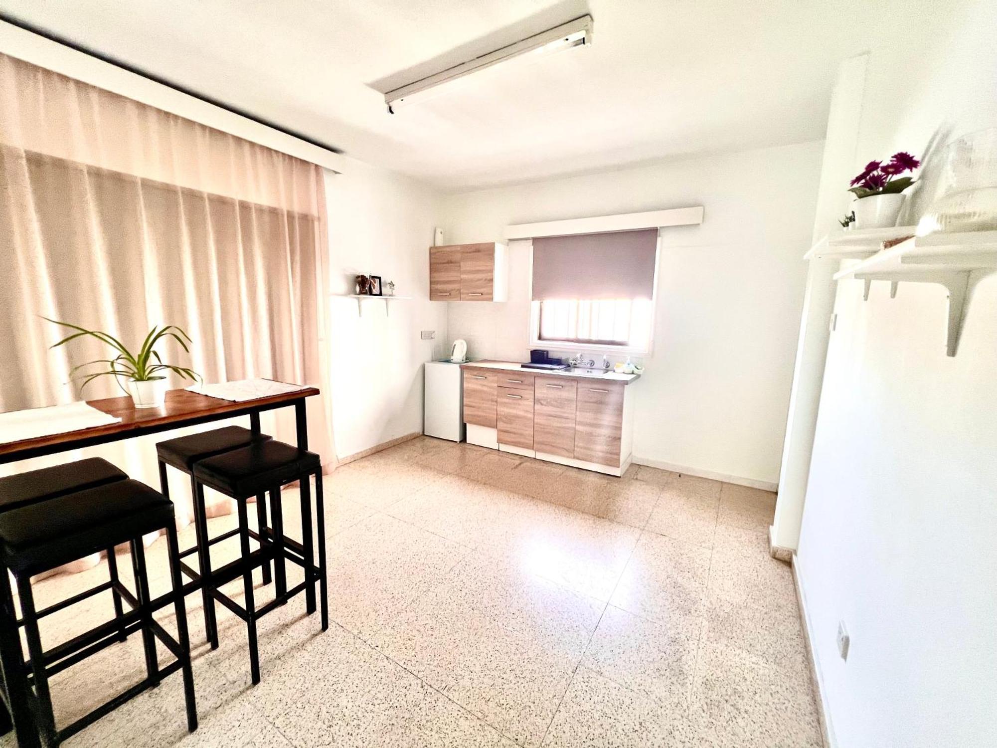 Apt On The Street Of Bars&nightclubs In 11 * Ayia Napa