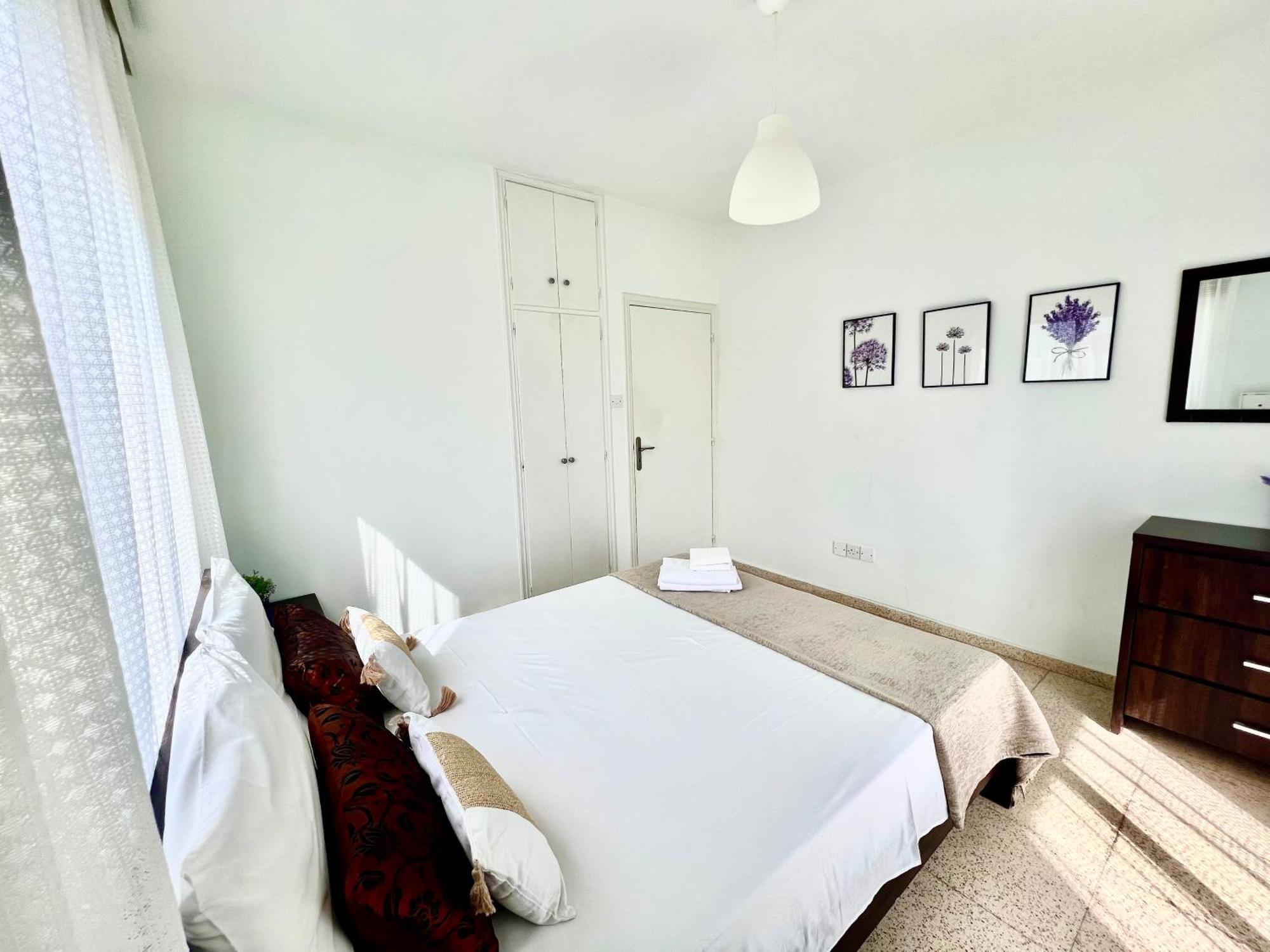 Apt On The Street Of Bars&nightclubs In 11 * Ayia Napa