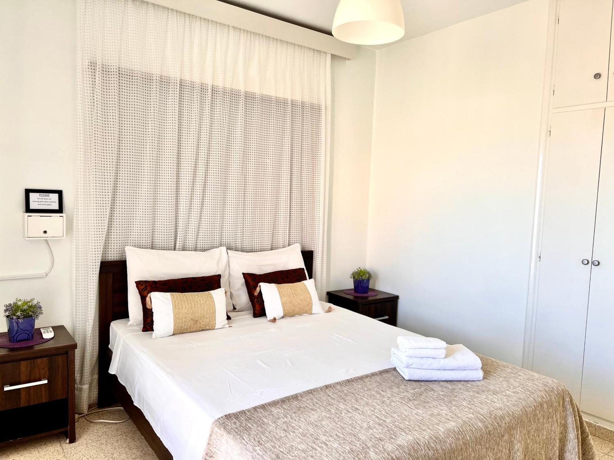 Apt On The Street Of Bars&nightclubs In 11 Ayia Napa
