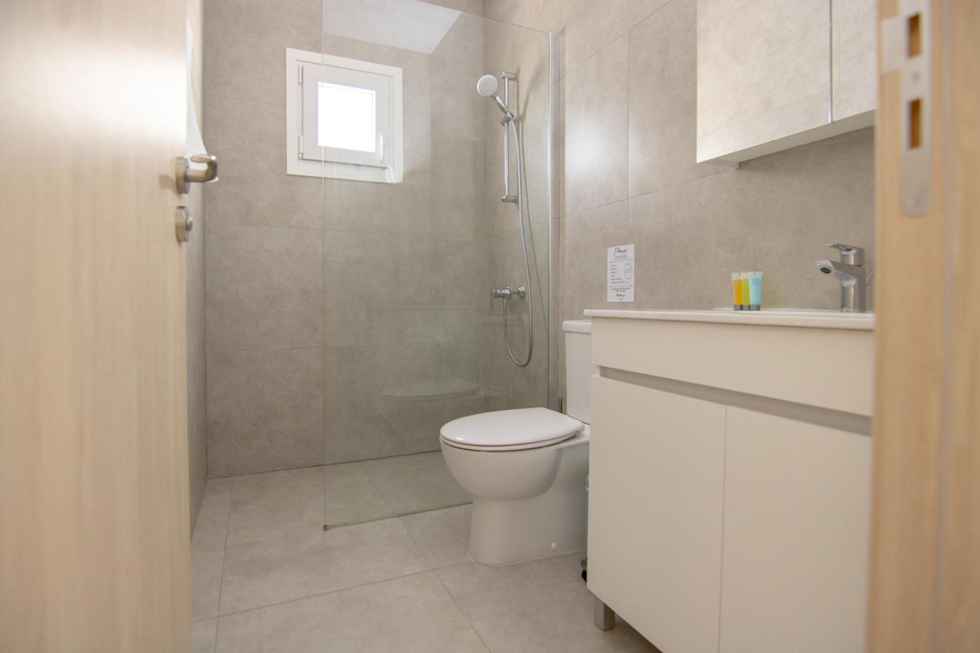 Phaedrus Living: Napa Blue Luxury Flat Apartment *