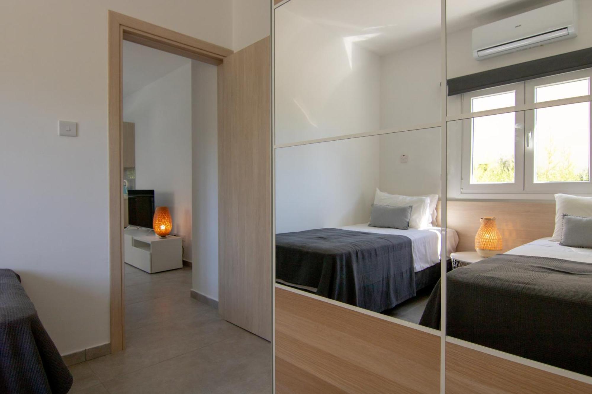 Phaedrus Living: Napa Blue Luxury Flat *