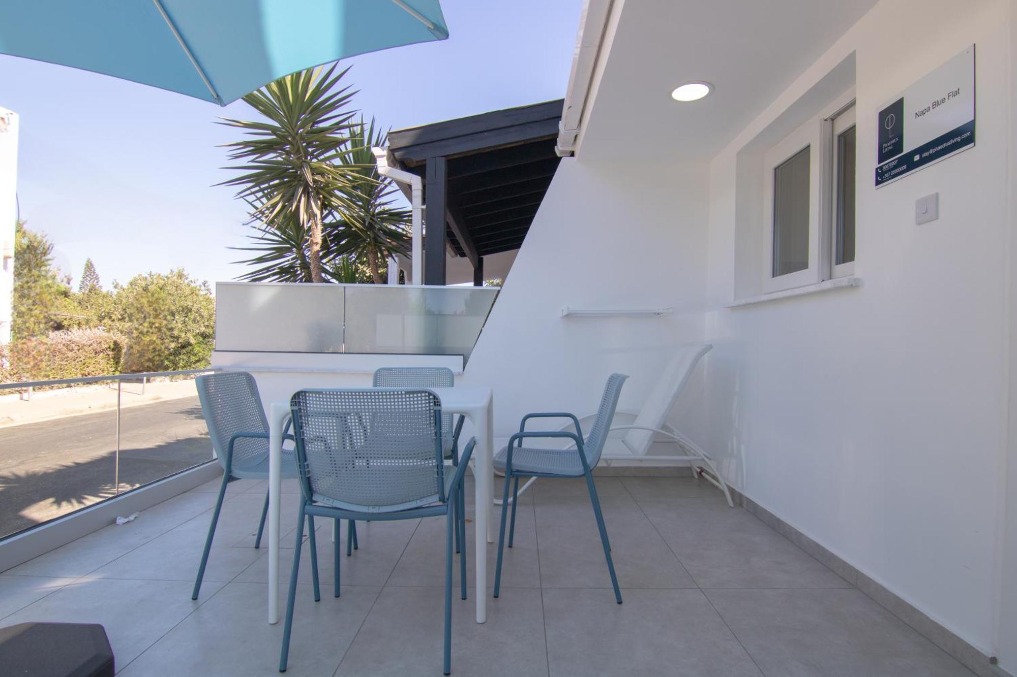 Phaedrus Living: Napa Blue Luxury Flat Apartment *