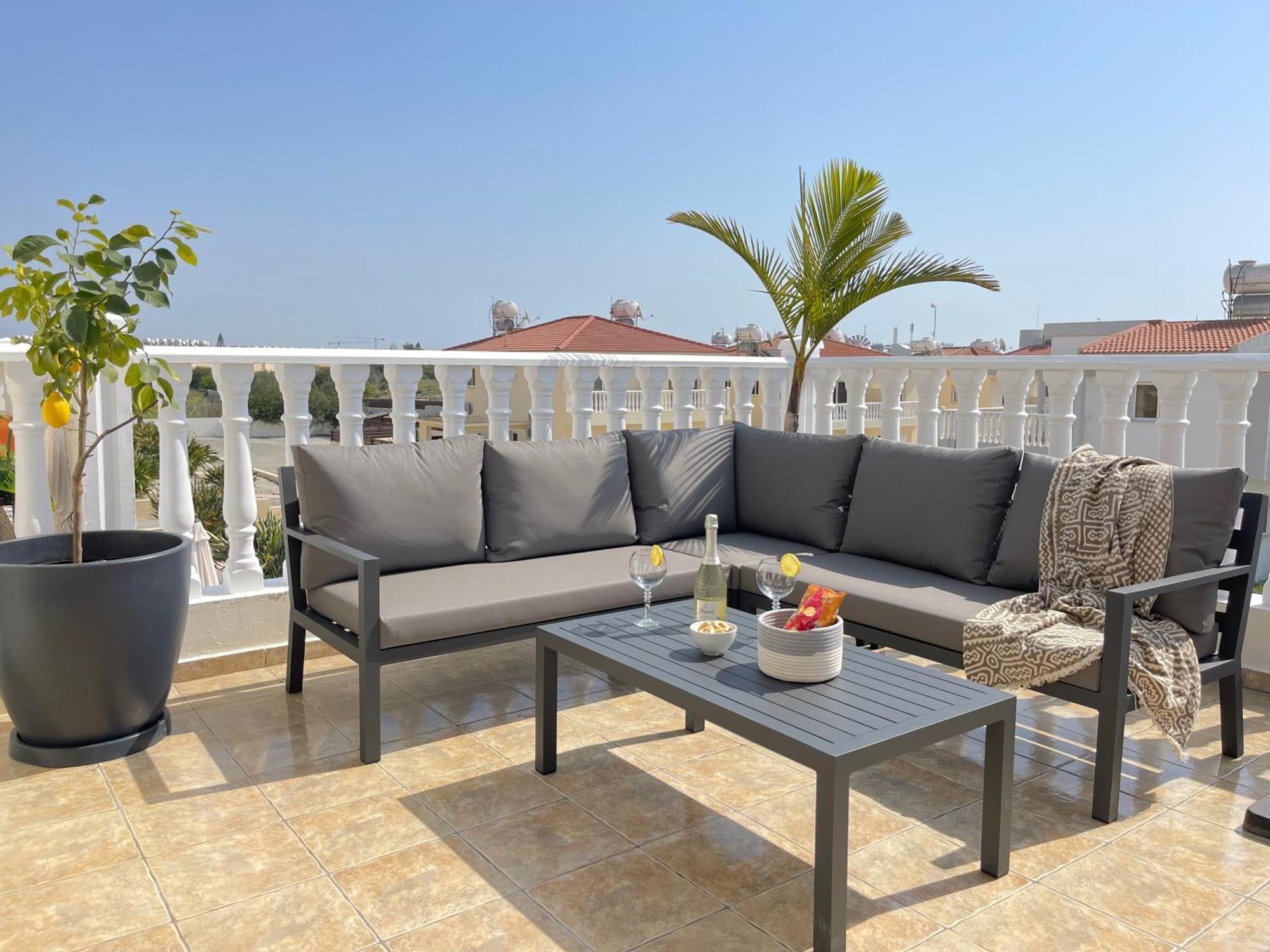 Elena Front Beach Apt Apartment *