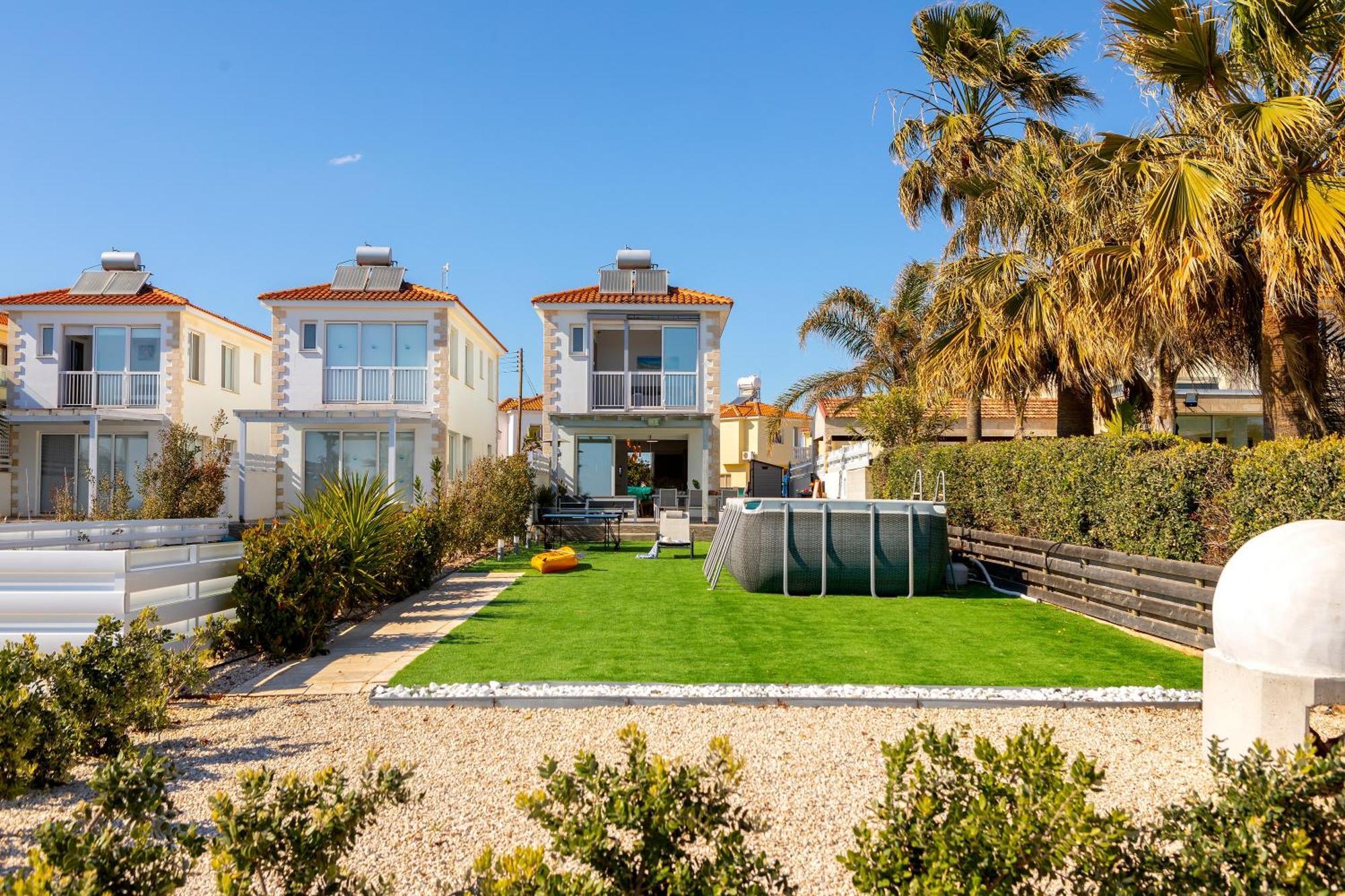 Villa Ayia Thekla Seafront Dagi *