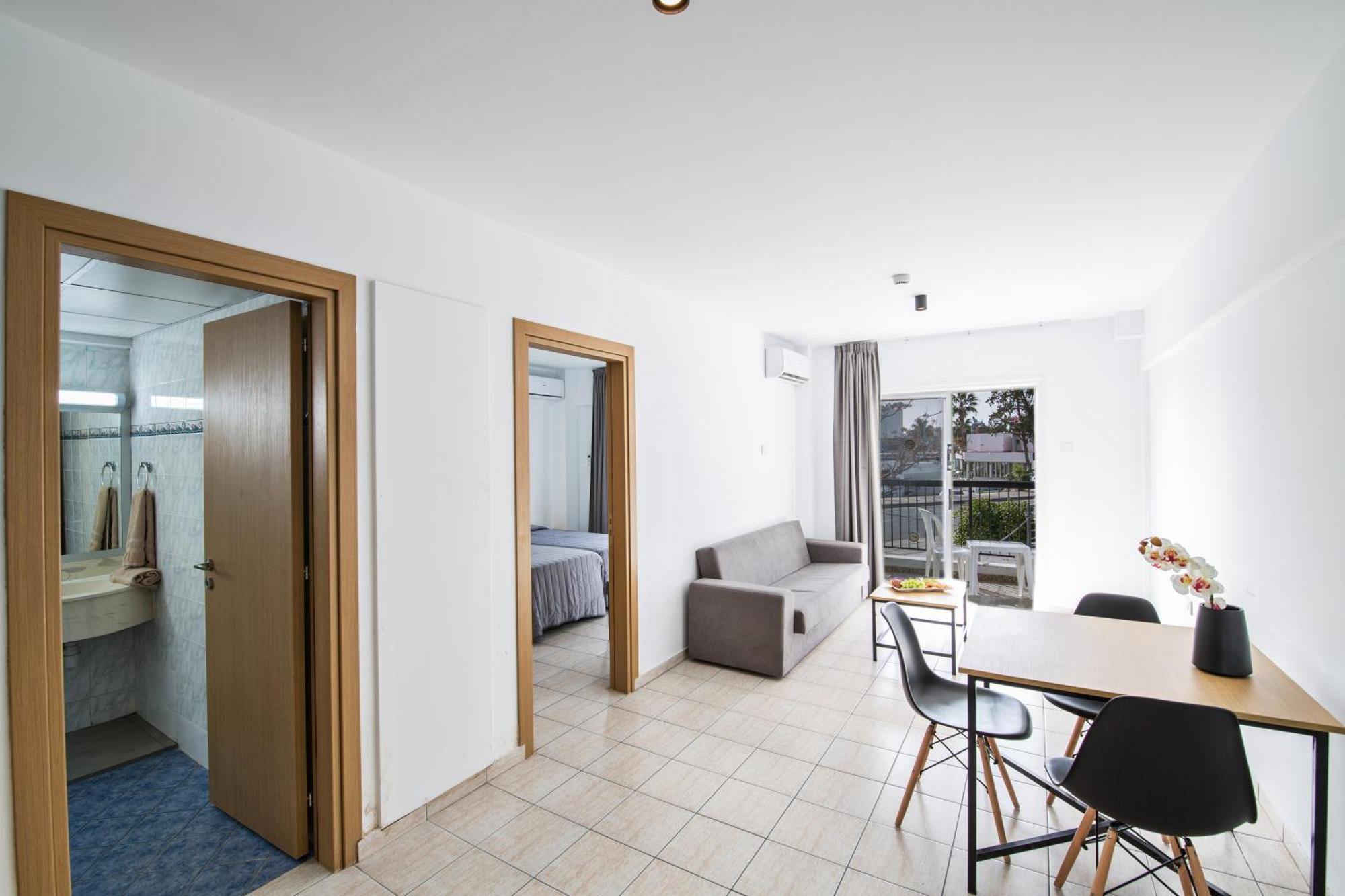 Aparthotel Anthea 3*