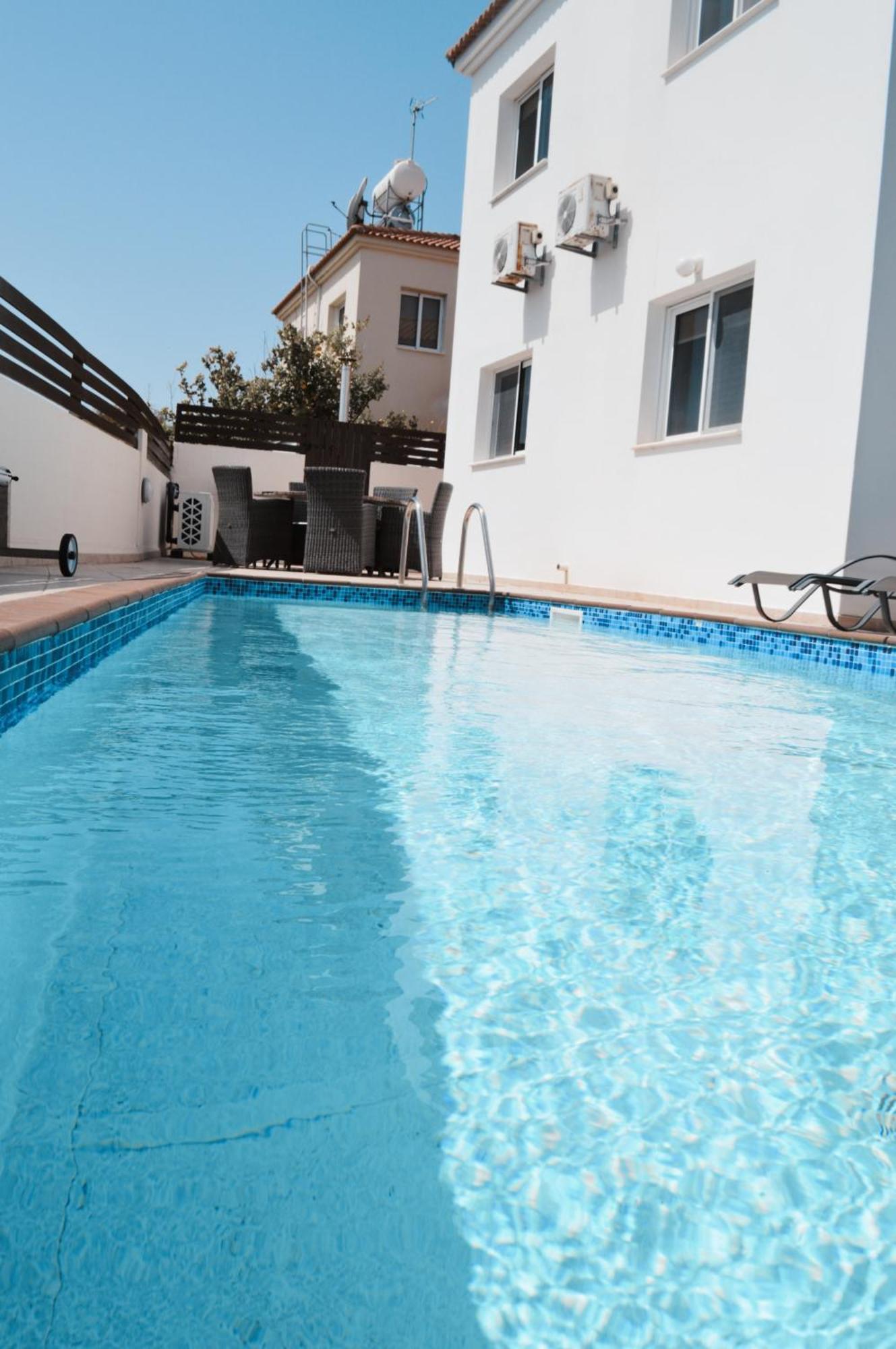Villa Lankas With Heated Pool *