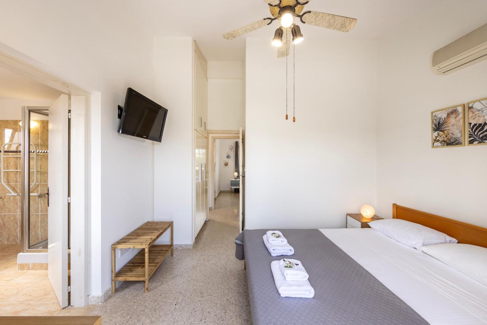 Ayia Thekla Sea Breeze Villa *