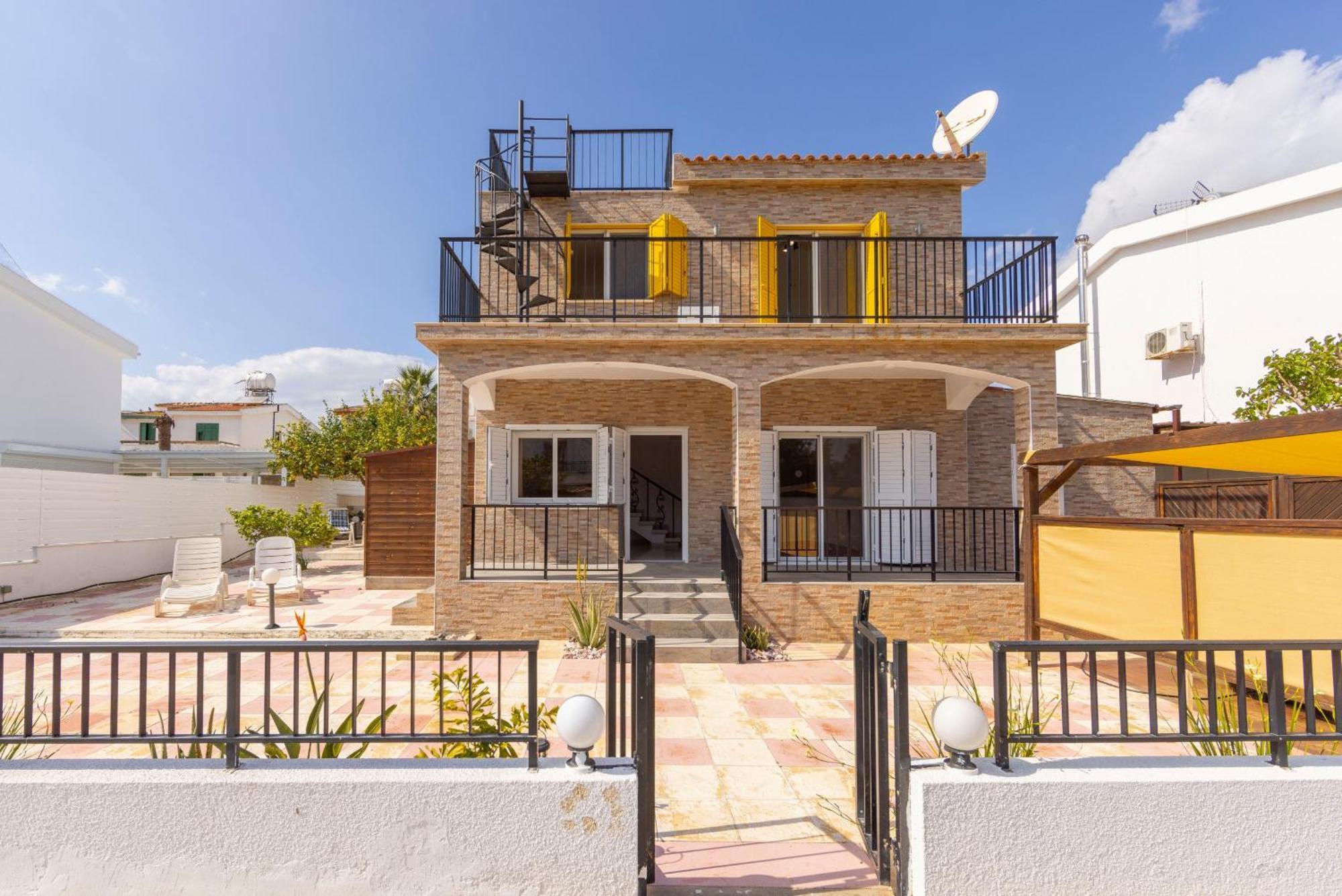 Ayia Thekla Sea Breeze Villa