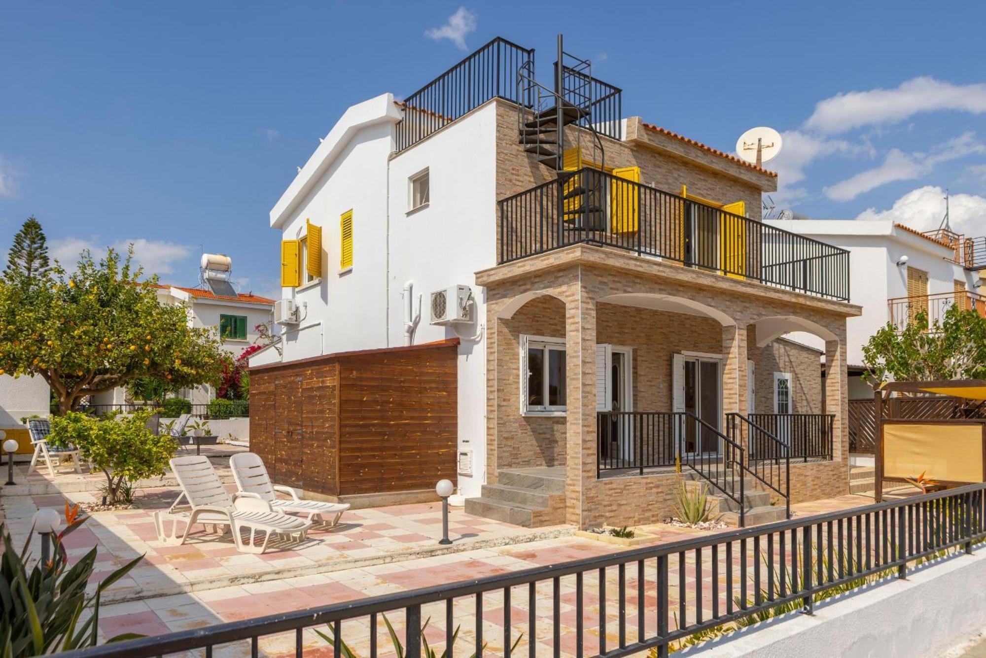 Villa Ayia Thekla Sea Breeze *