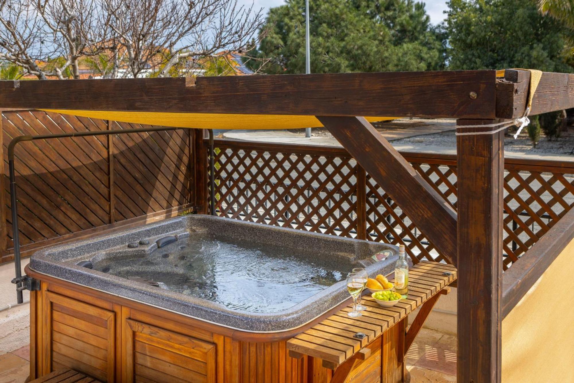 Villa Ayia Thekla Sea Breeze *