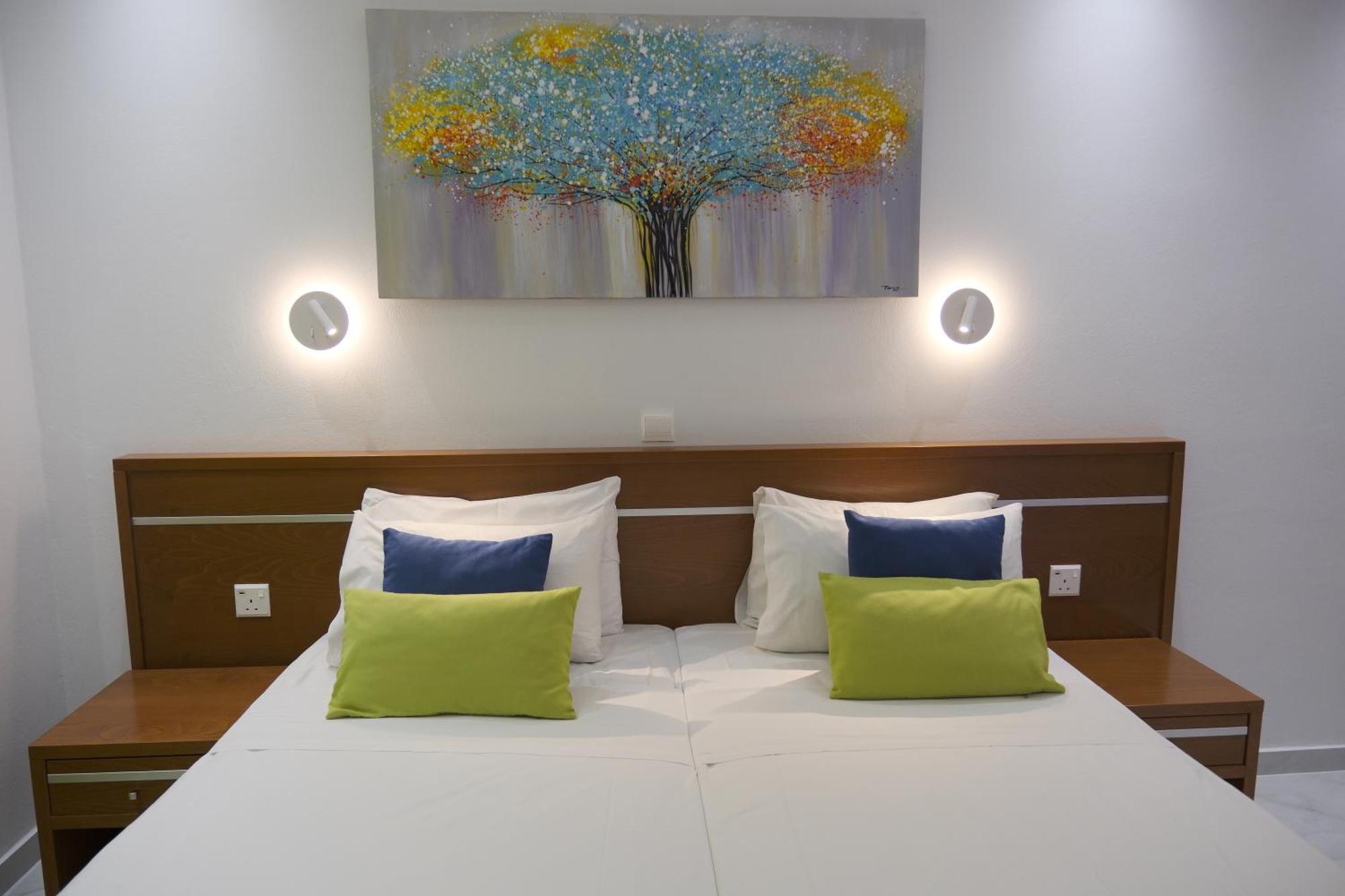 Loutsiana Deluxe Apts 3*