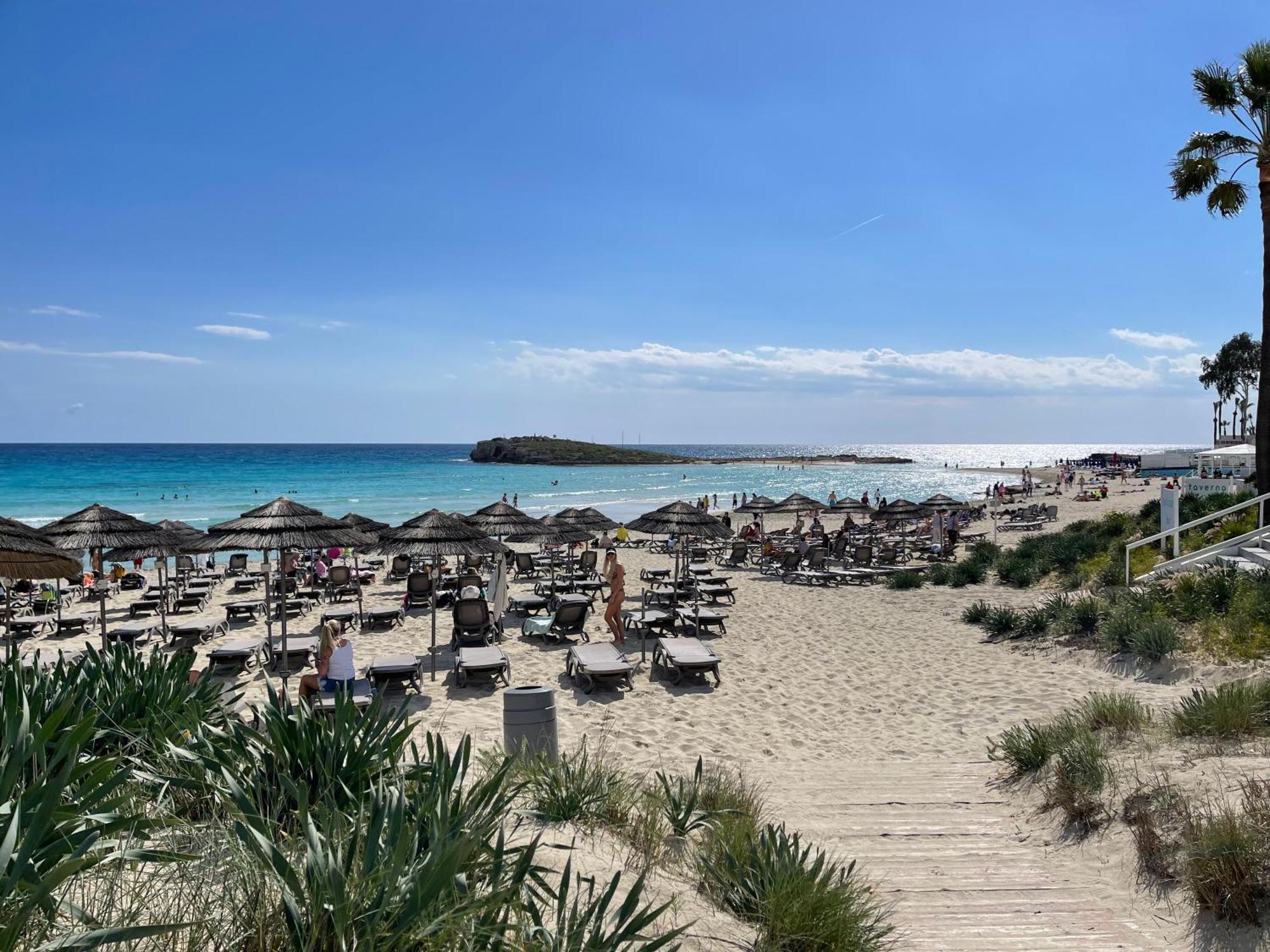 Julia Agia Napa