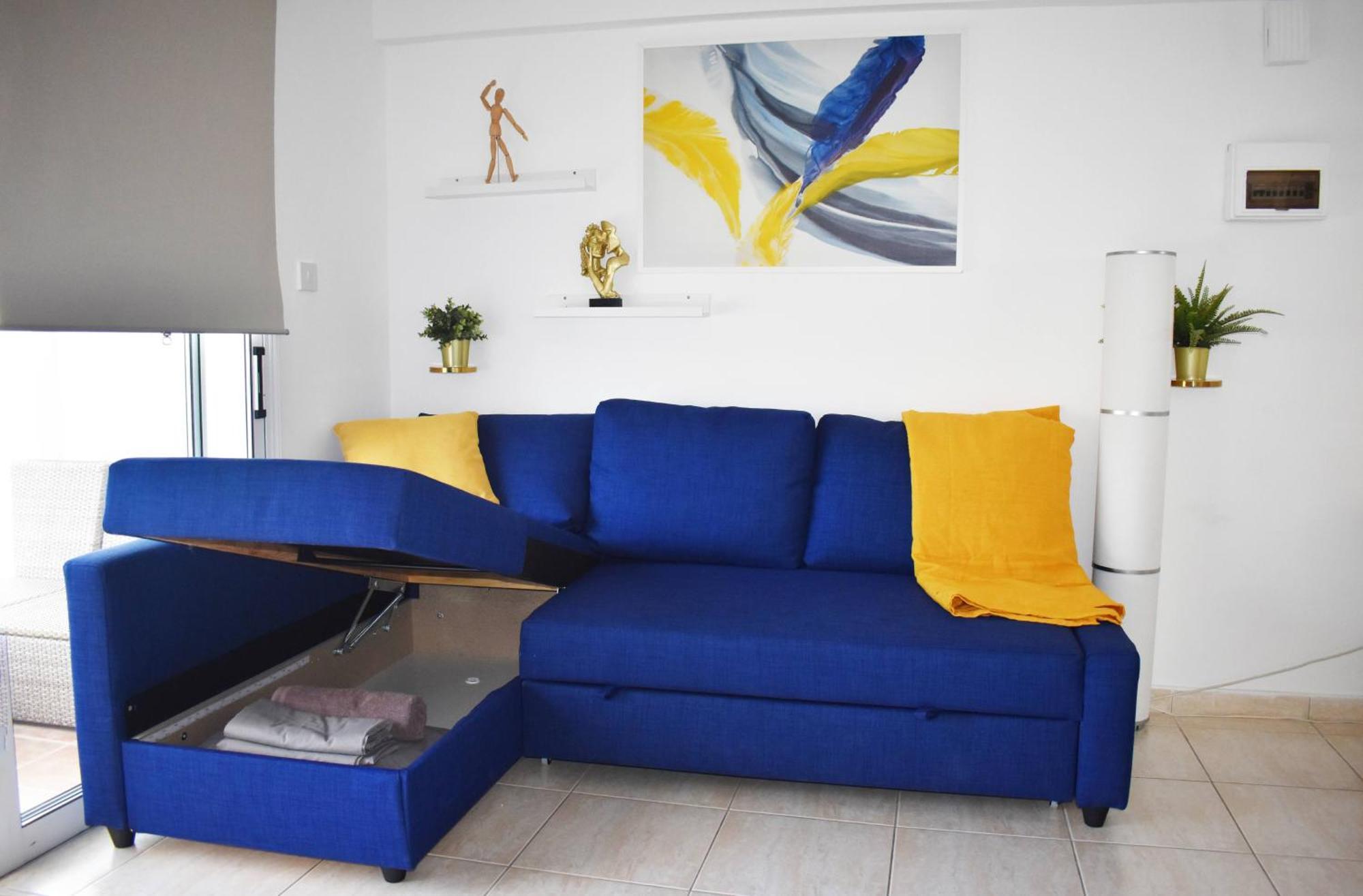 Apartment Sunny Rooftop In 91sqm Terrace Delight! *