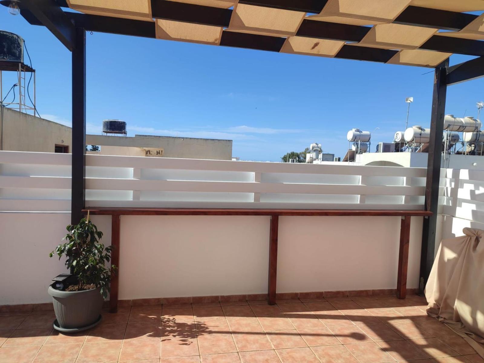 Sunny Rooftop In 91sqm Terrace Delight! *