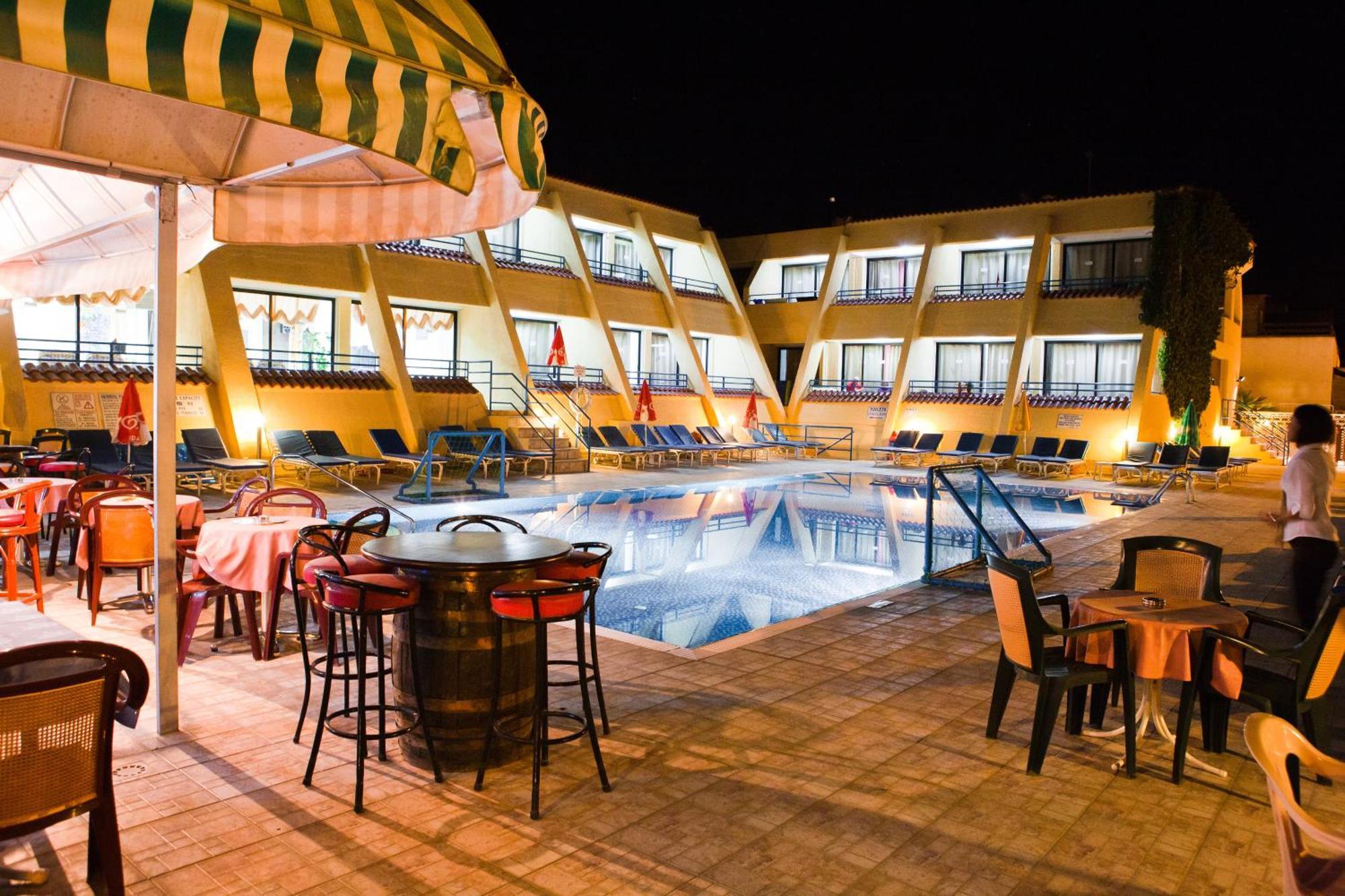 Aparthotel Napa Apts