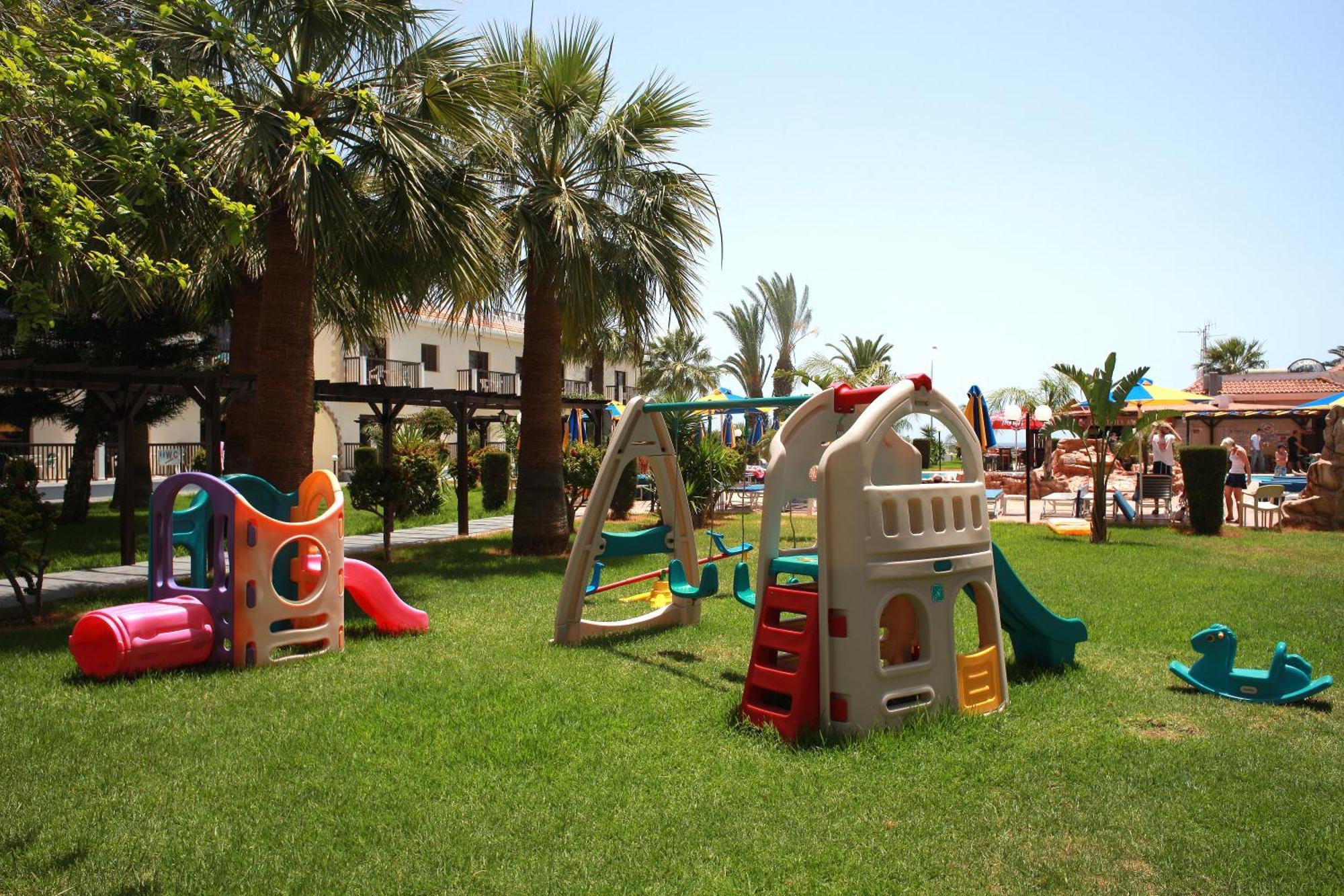 Aparthotel Loutsiana Deluxe Apts 3*
