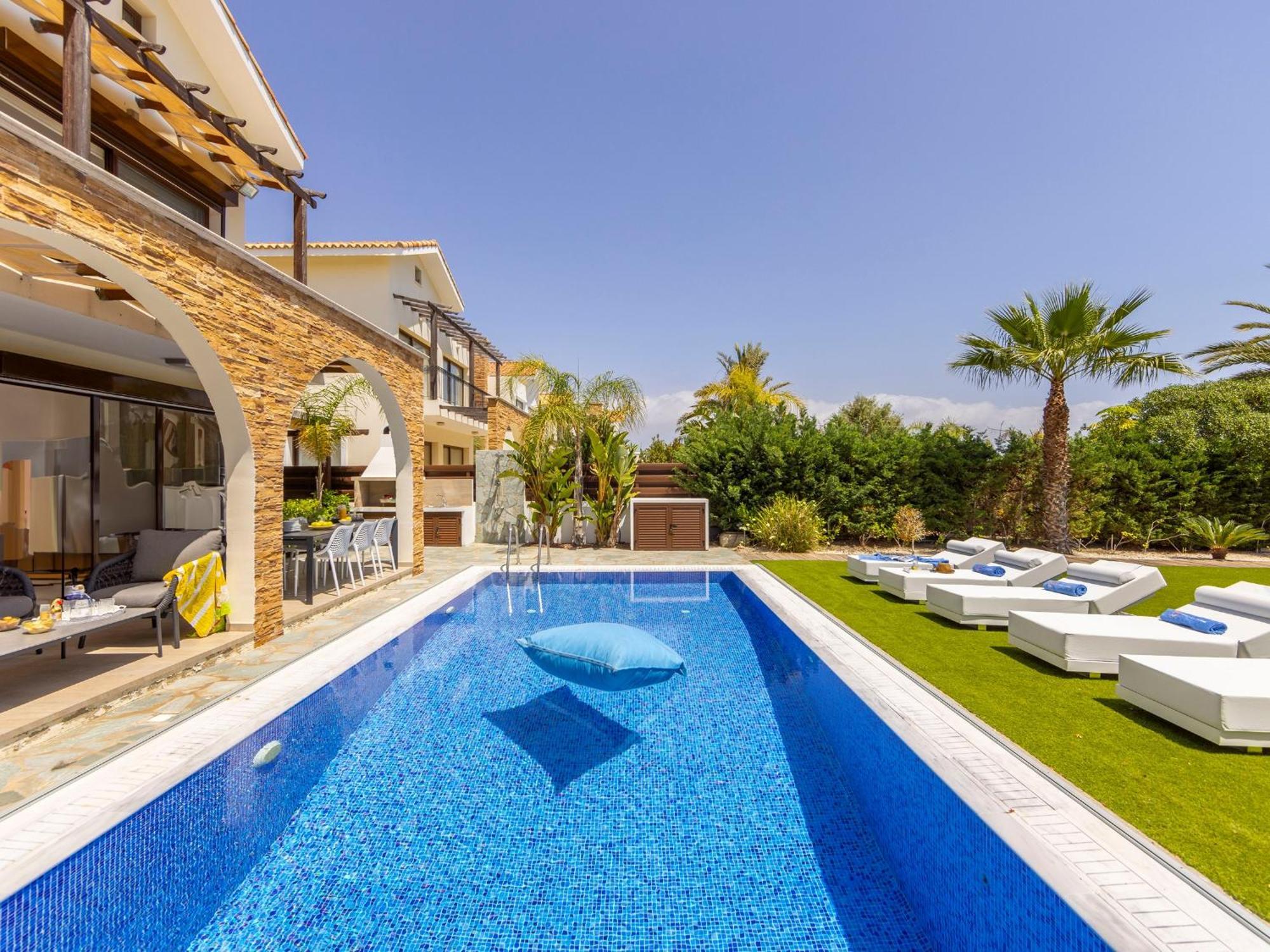 Villa Ionion H5 *