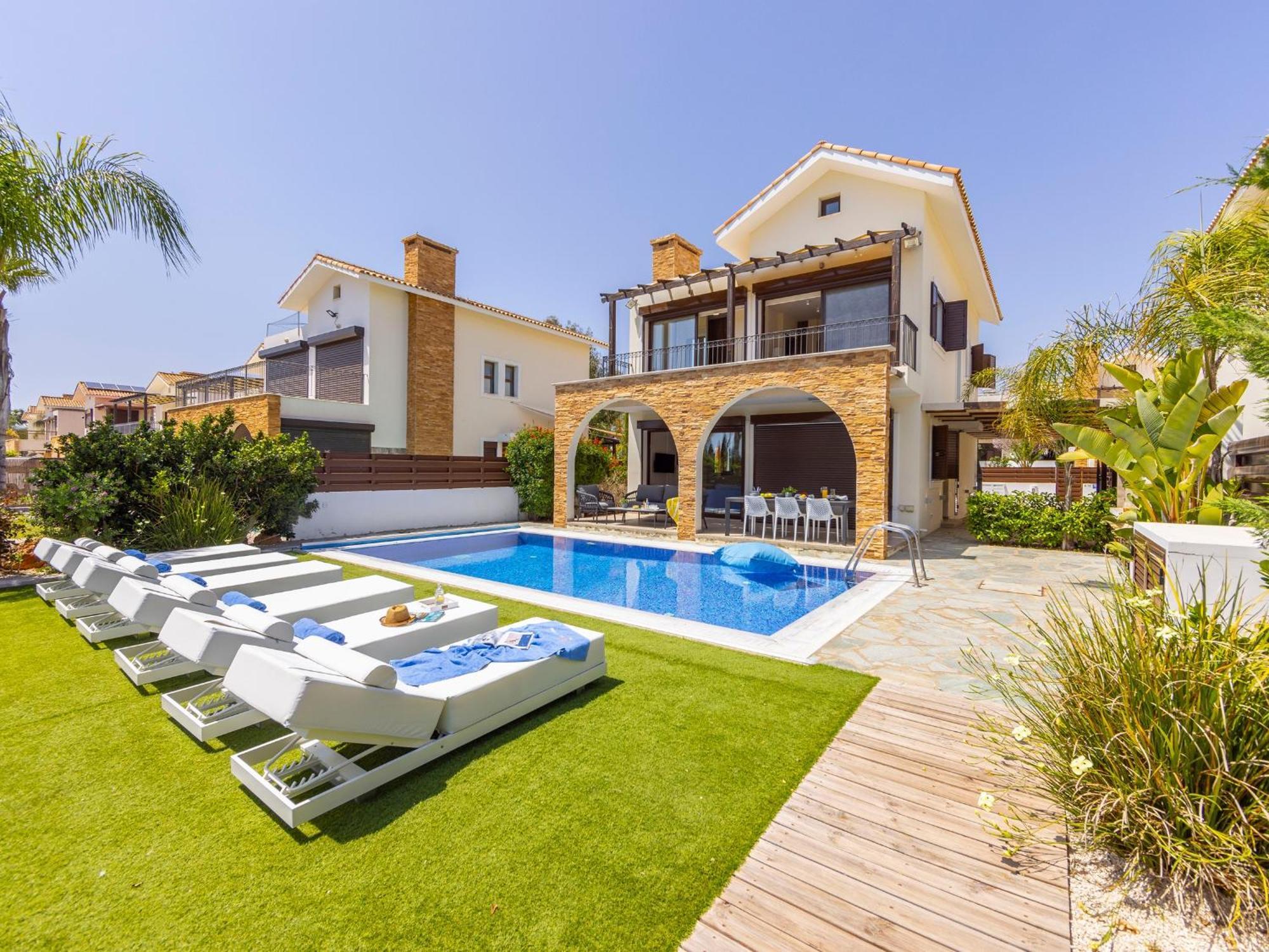 Villa Ionion H5 *