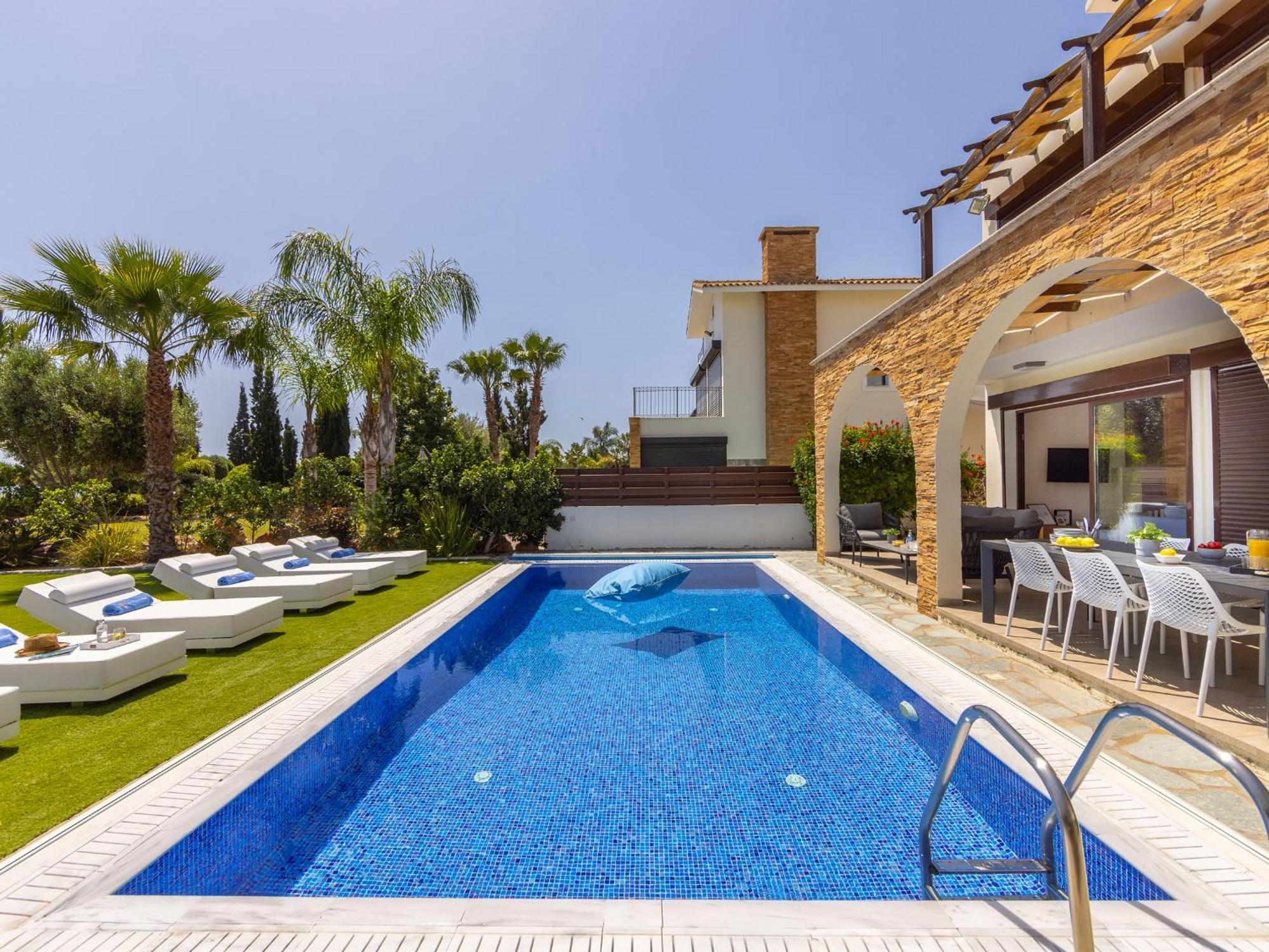 Ionion H5 Agia Napa