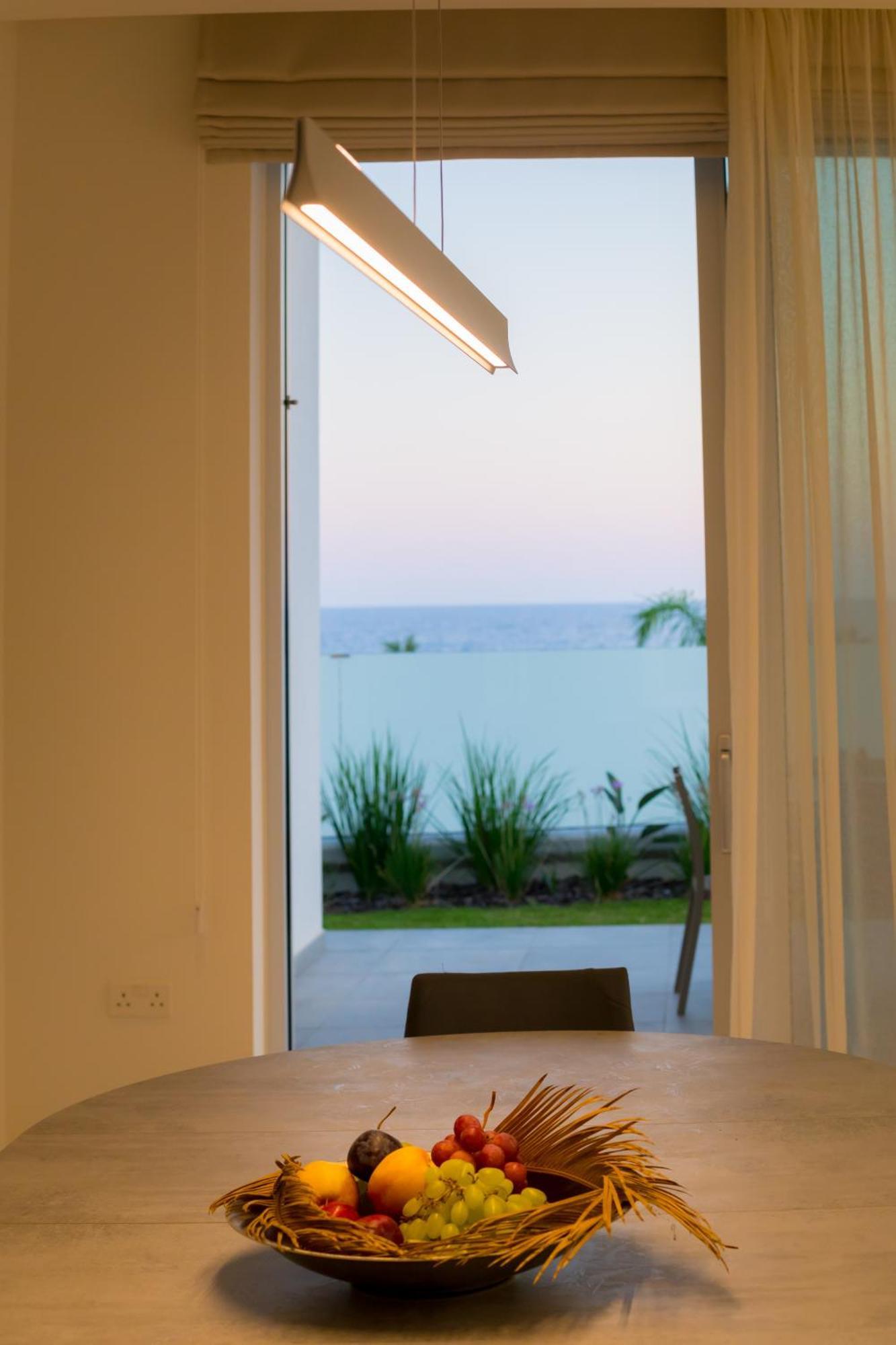 Sea Pearl Beachfront - Breeze *