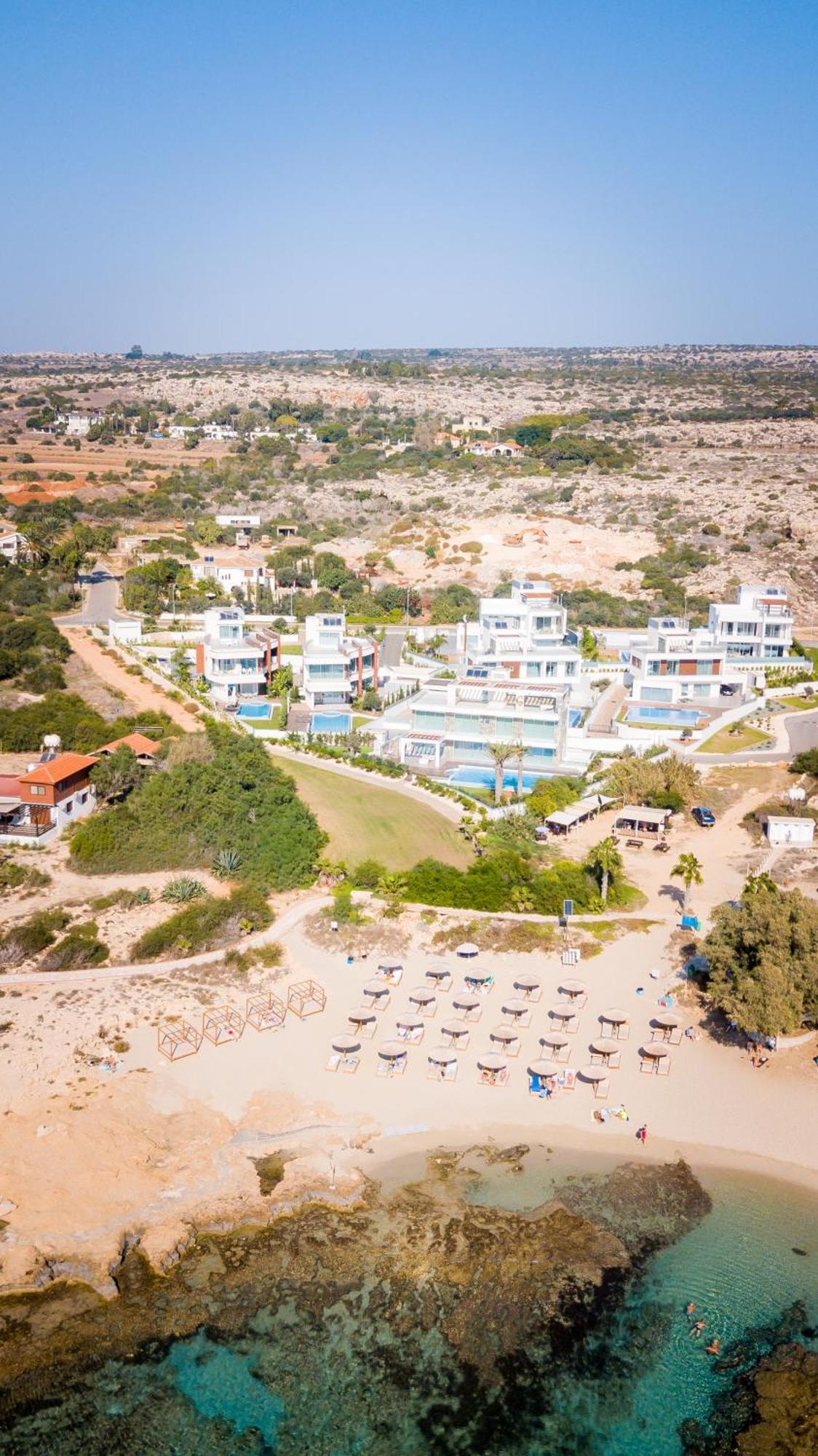 Sea Pearl Beachfront - Breeze Villa *