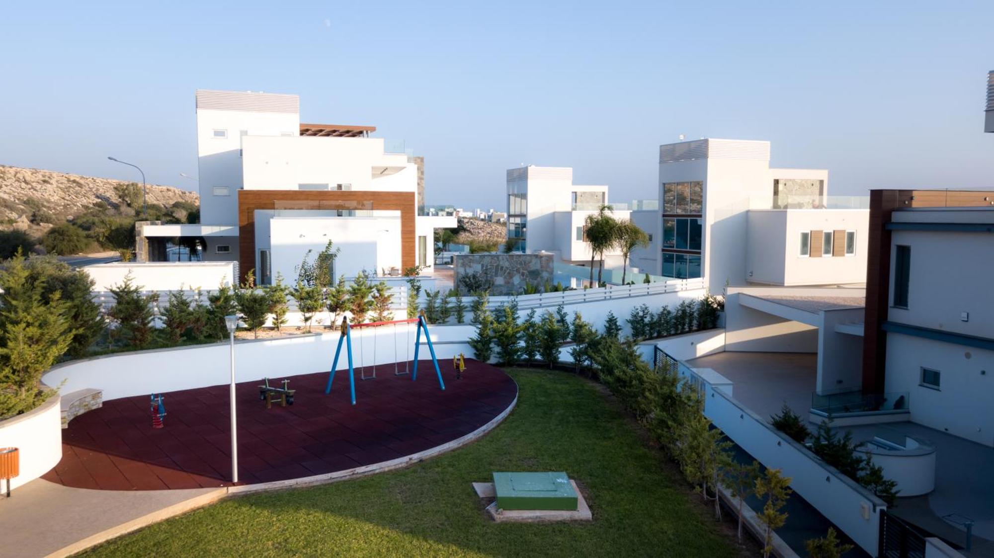 Sea Pearl Beachfront - Anemone Villa *
